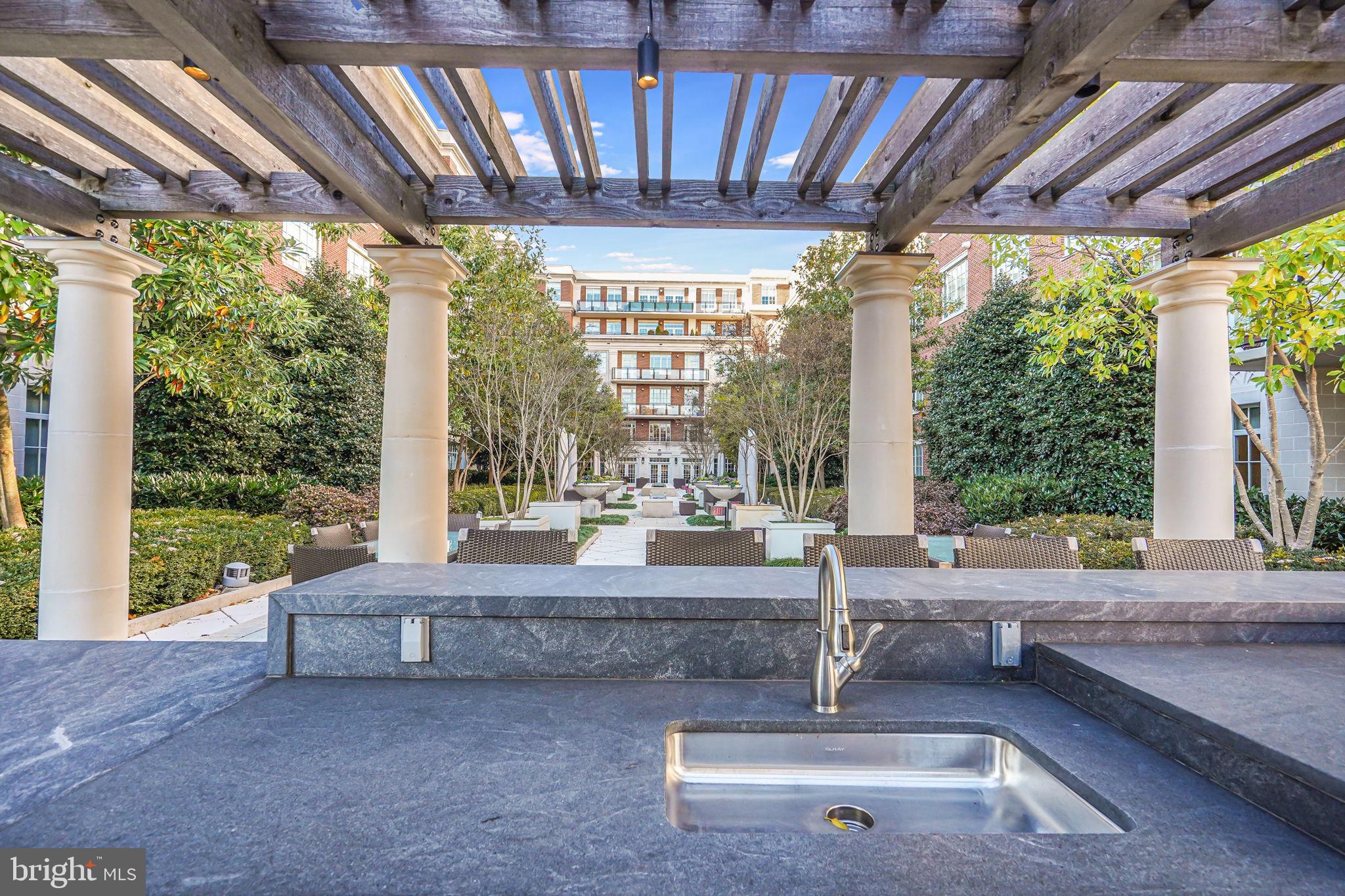 6900 Fleetwood Rd #201