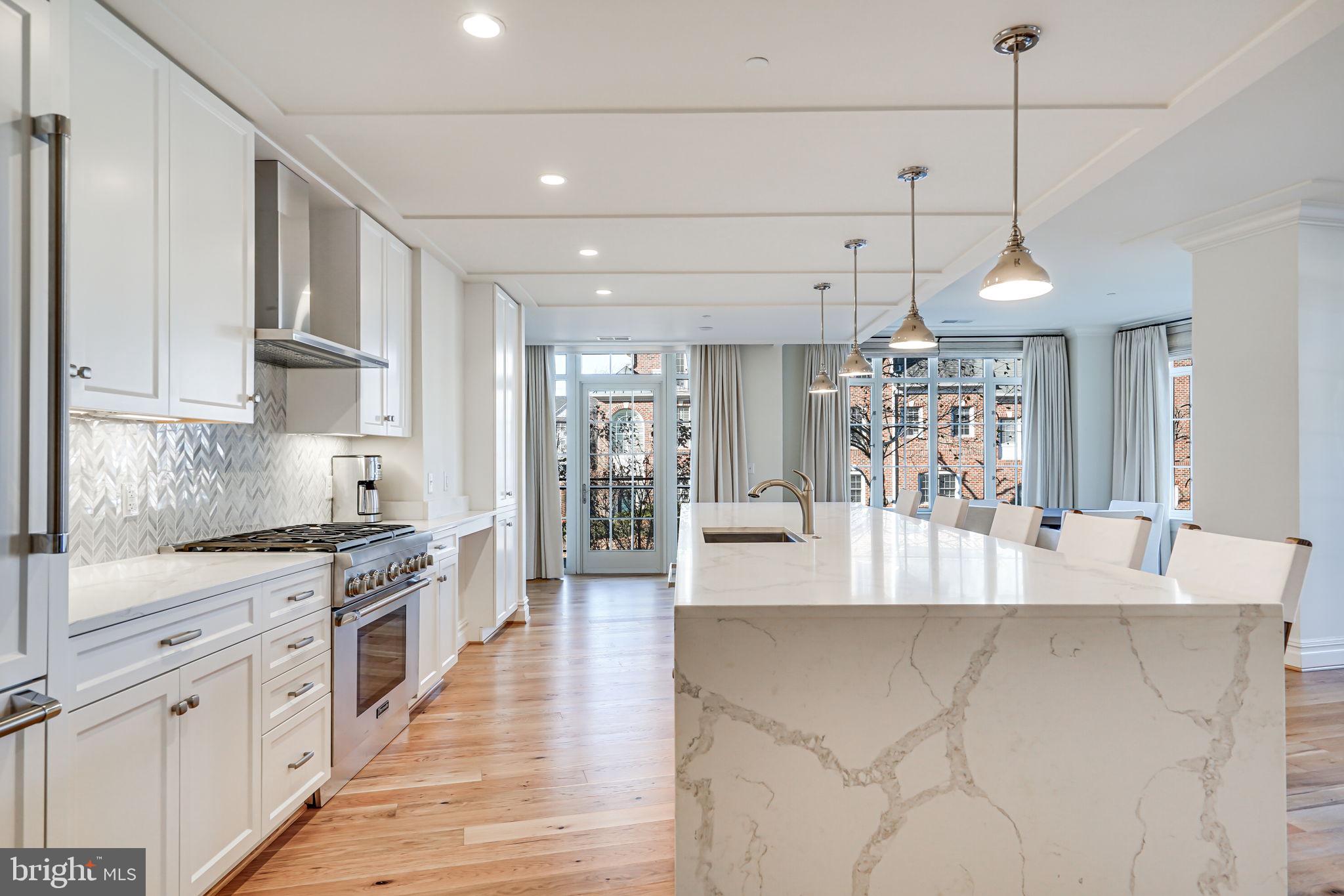 6900 Fleetwood Rd #201