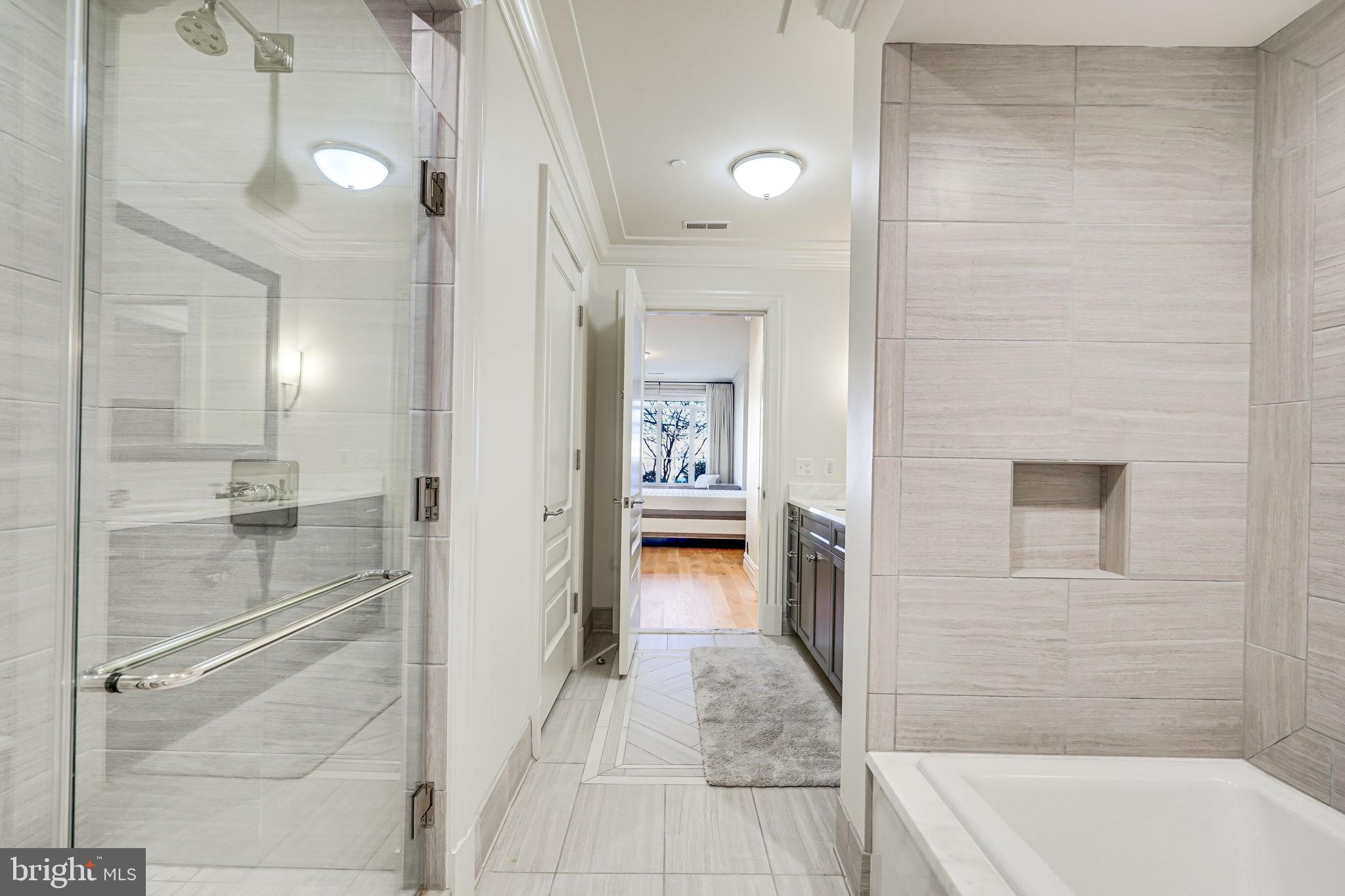 6900 Fleetwood Rd #201