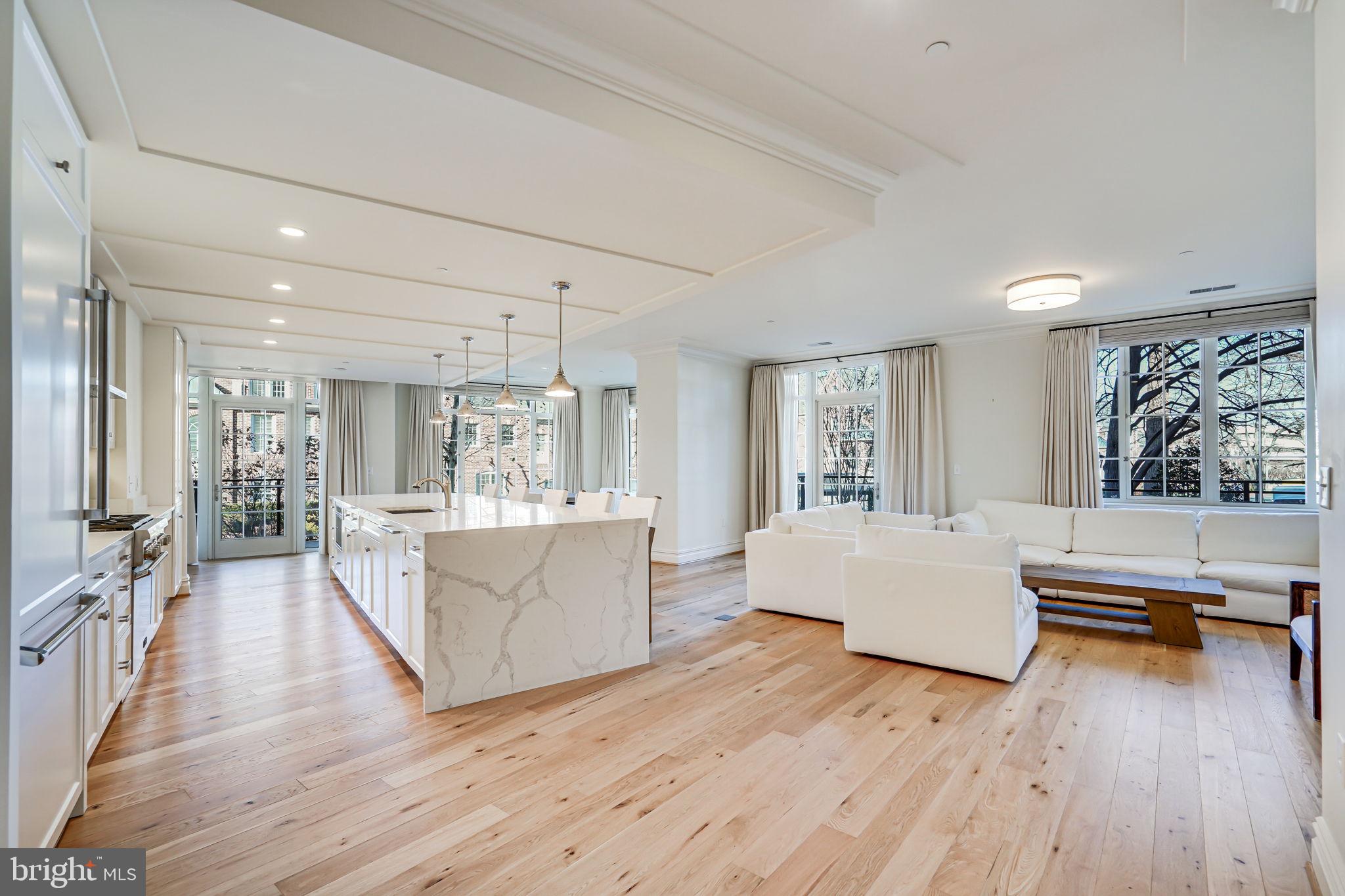 6900 Fleetwood Rd #201