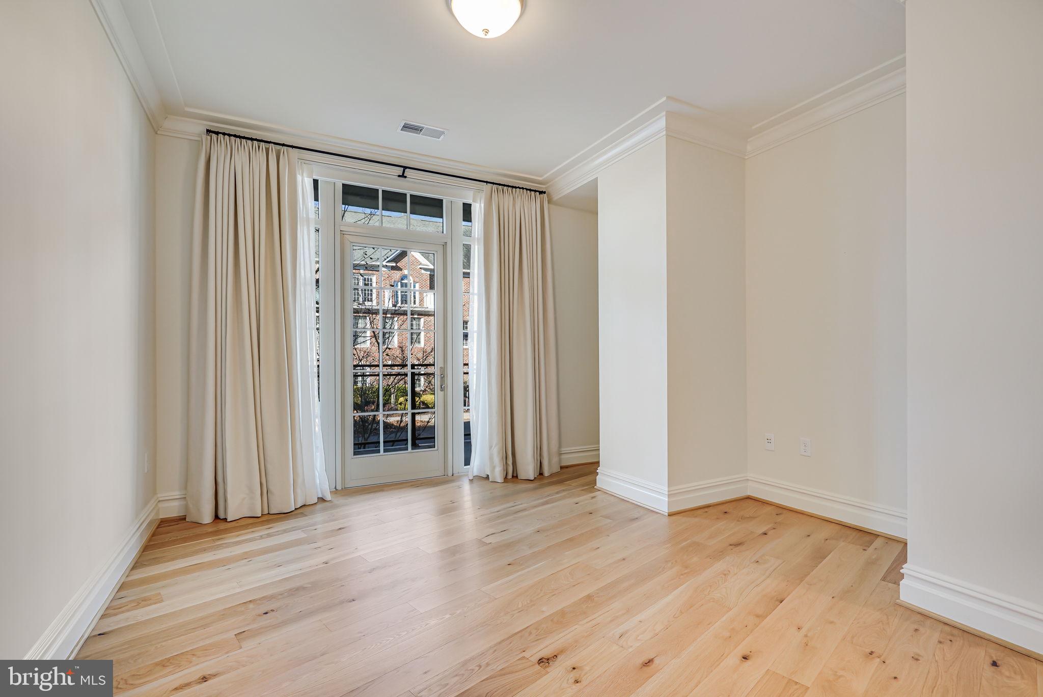 6900 Fleetwood Rd #201