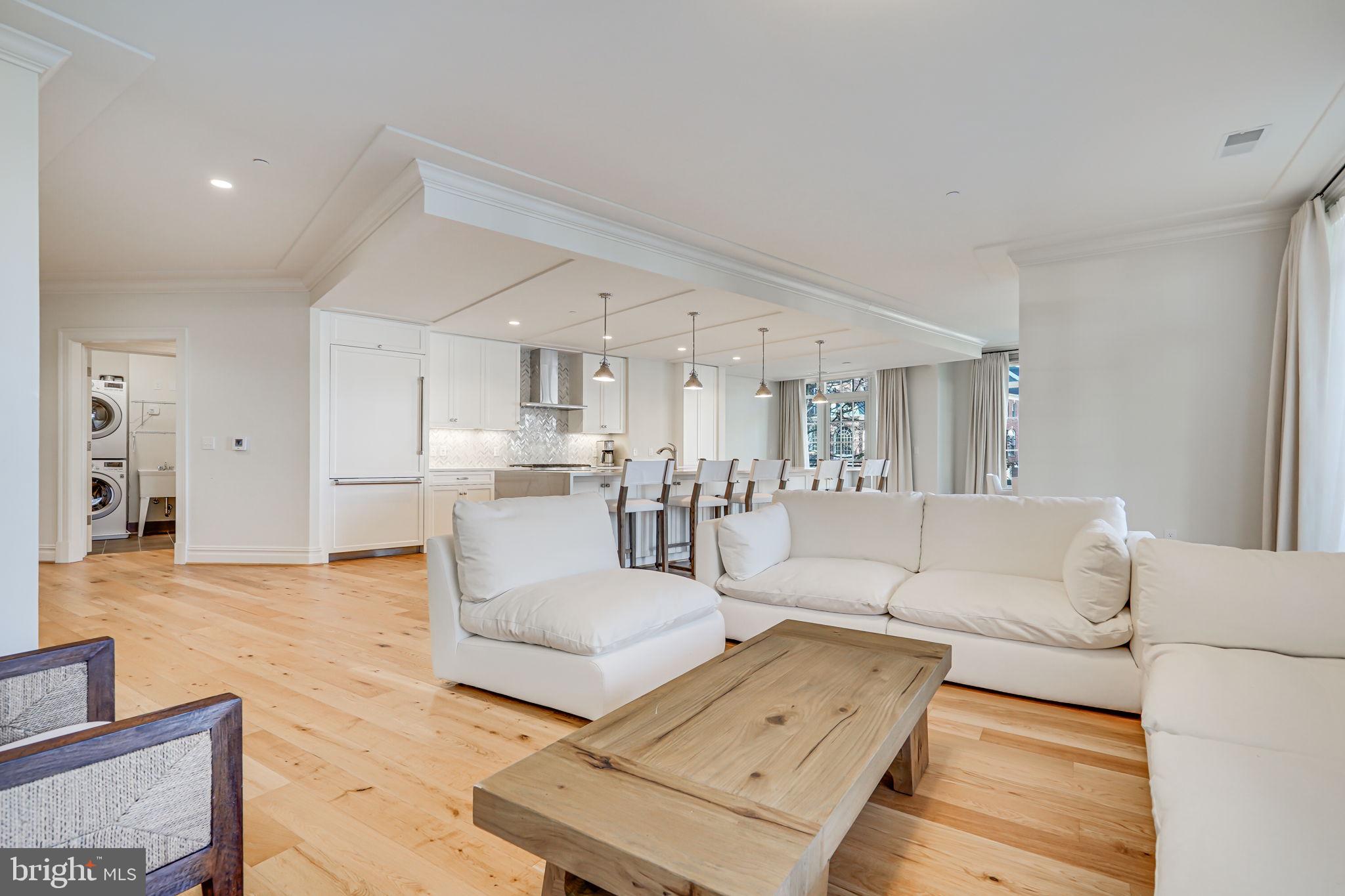 6900 Fleetwood Rd #201