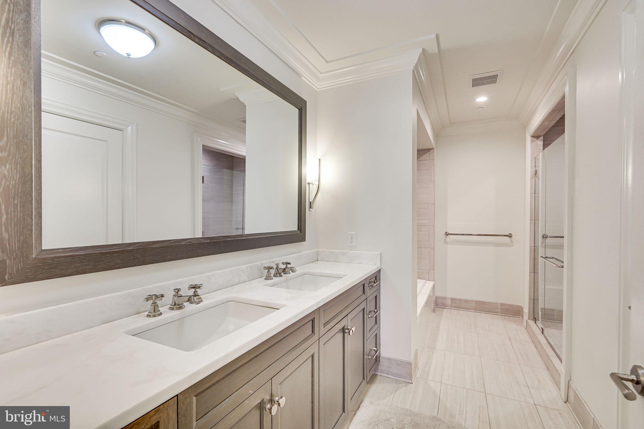 6900 Fleetwood Rd #201