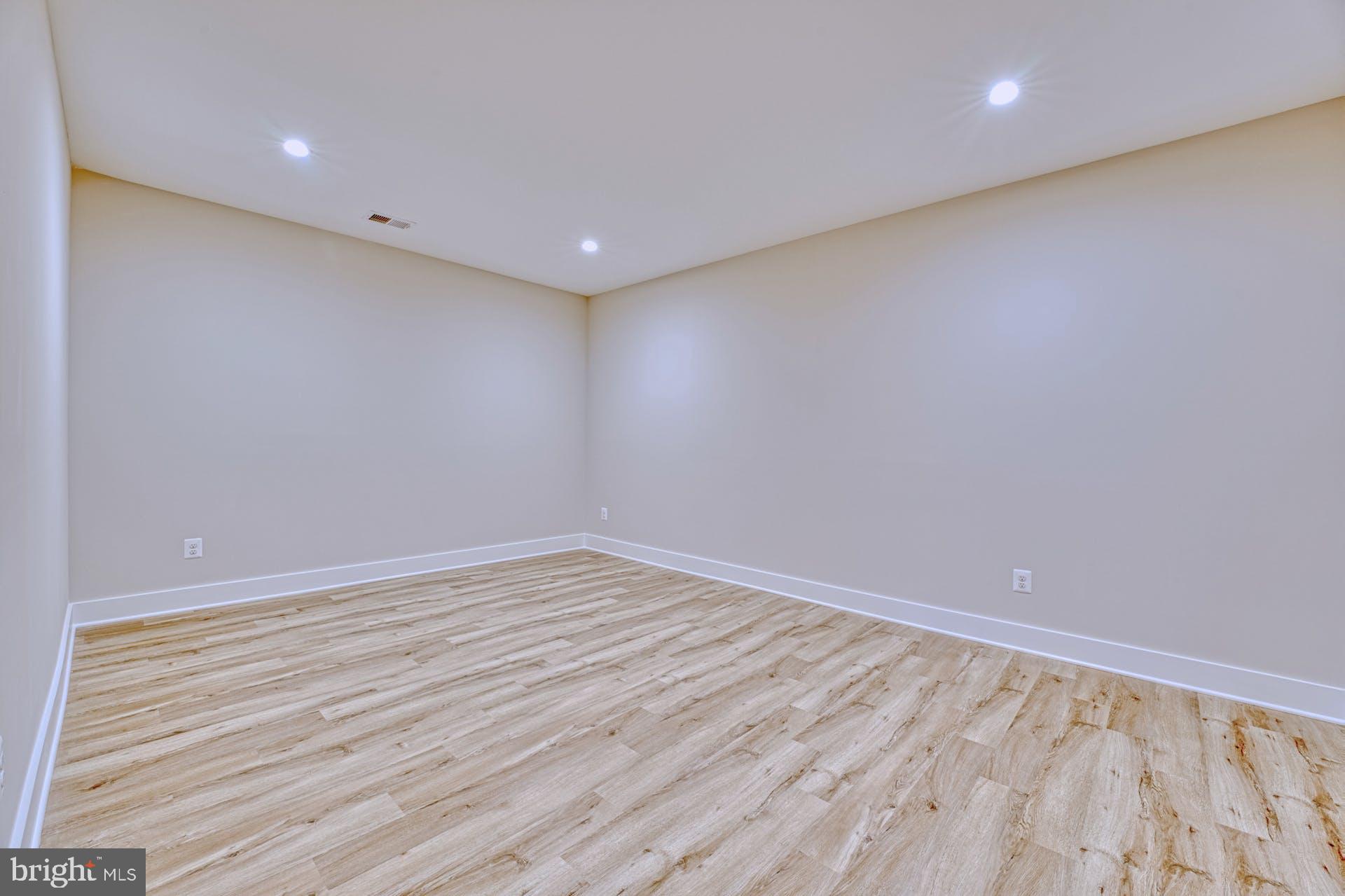 2242 Highland Ave