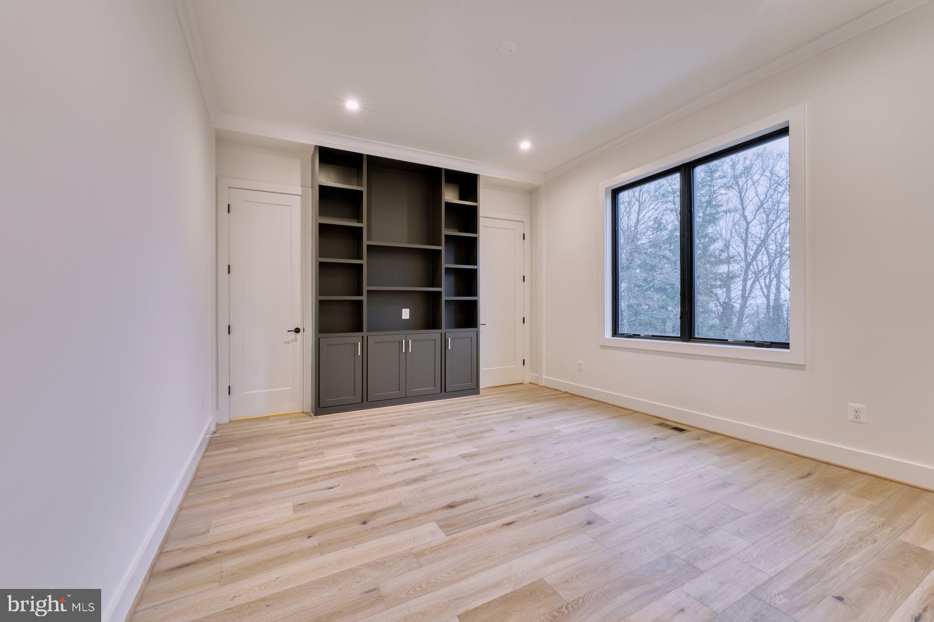 2242 Highland Ave