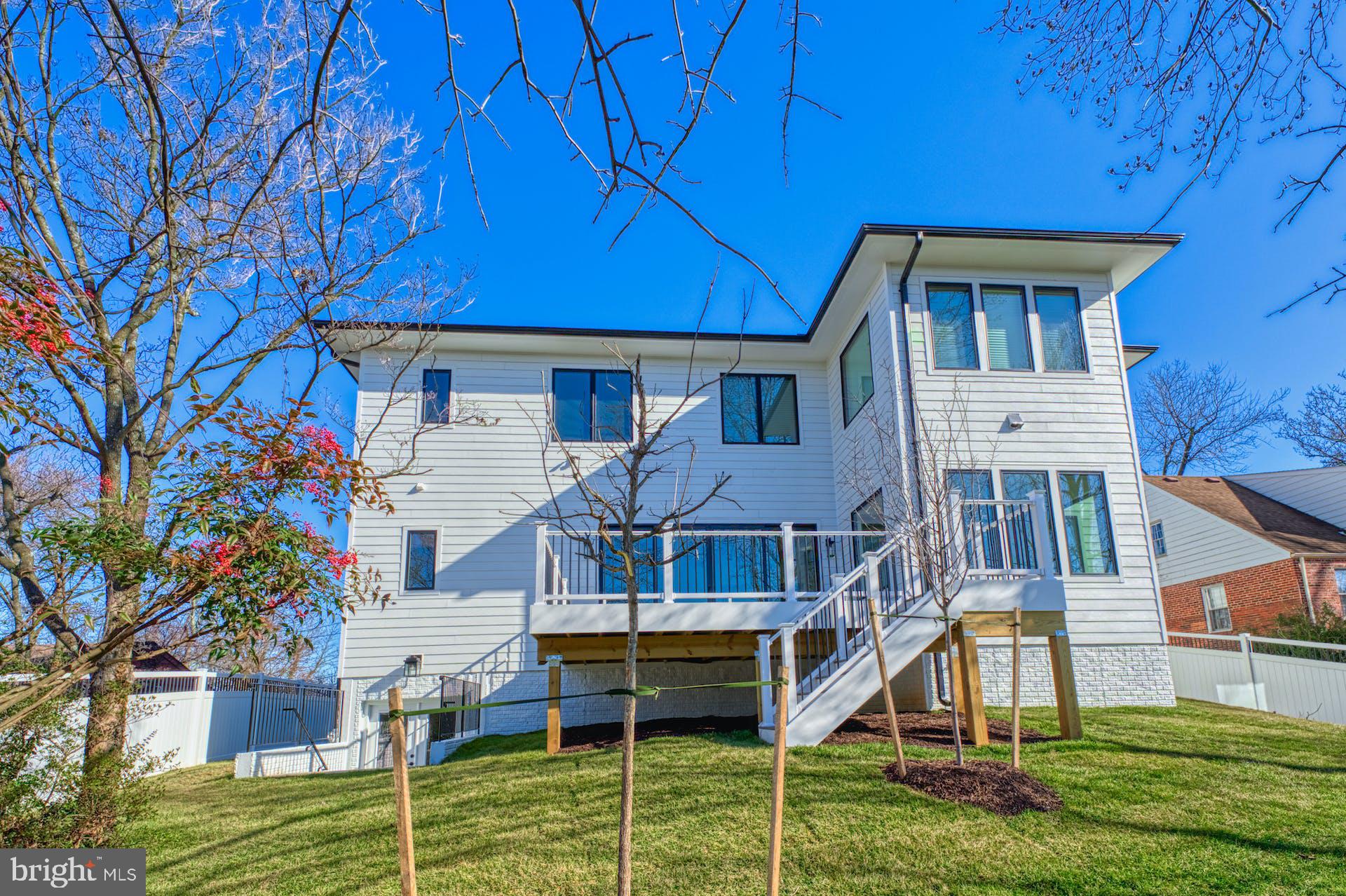 2242 Highland Ave