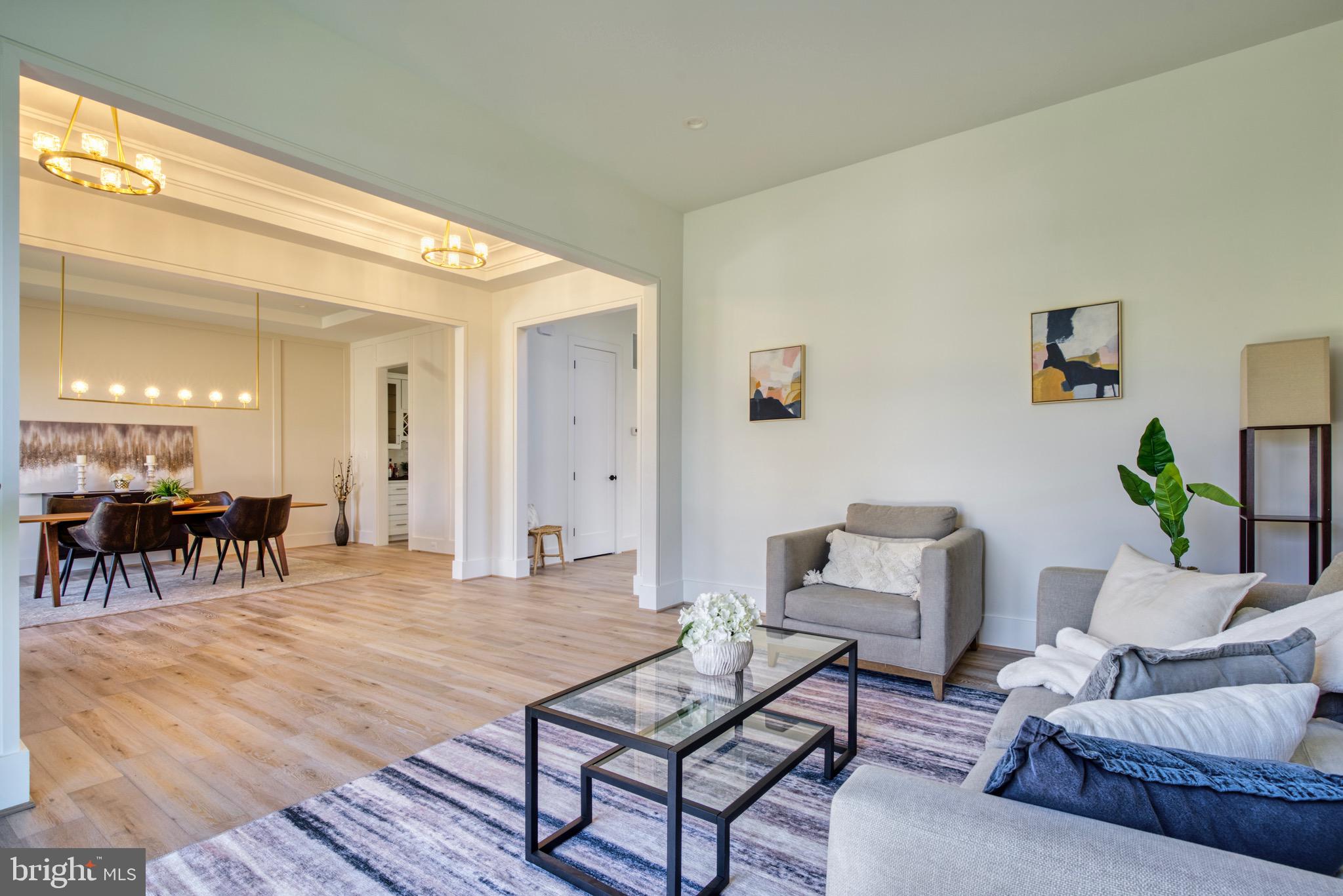 2242 Highland Ave