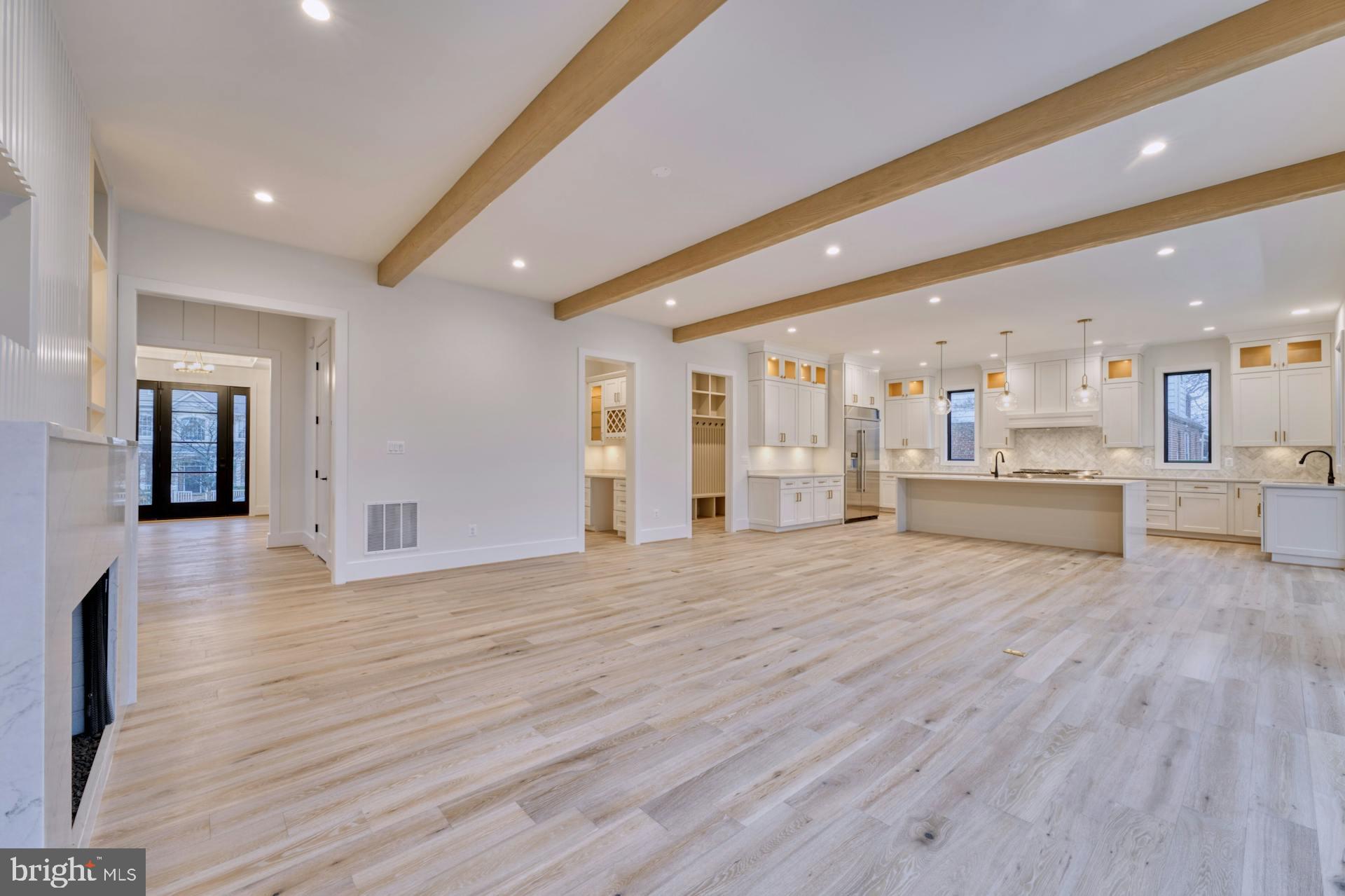 2242 Highland Ave