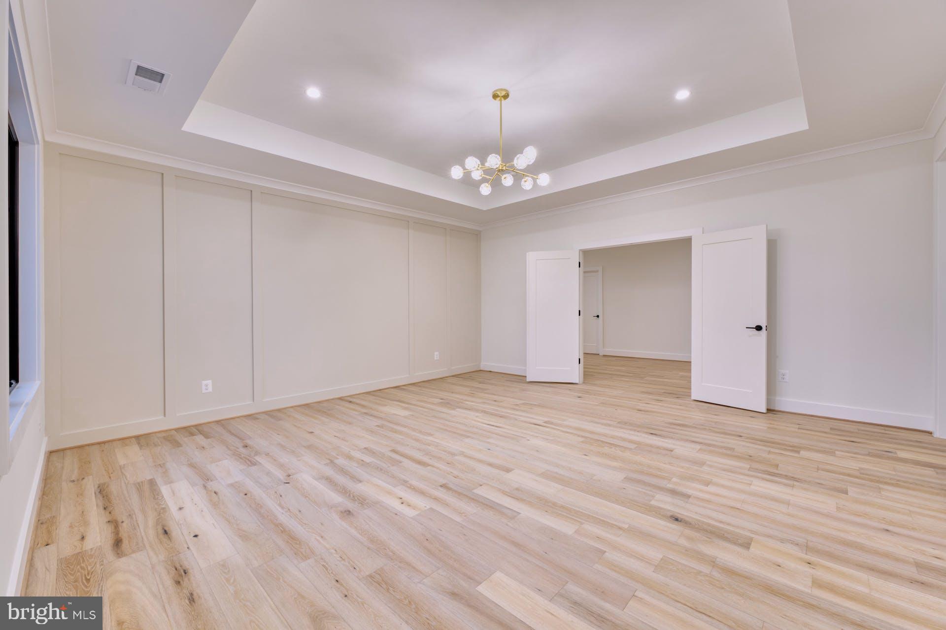 2242 Highland Ave