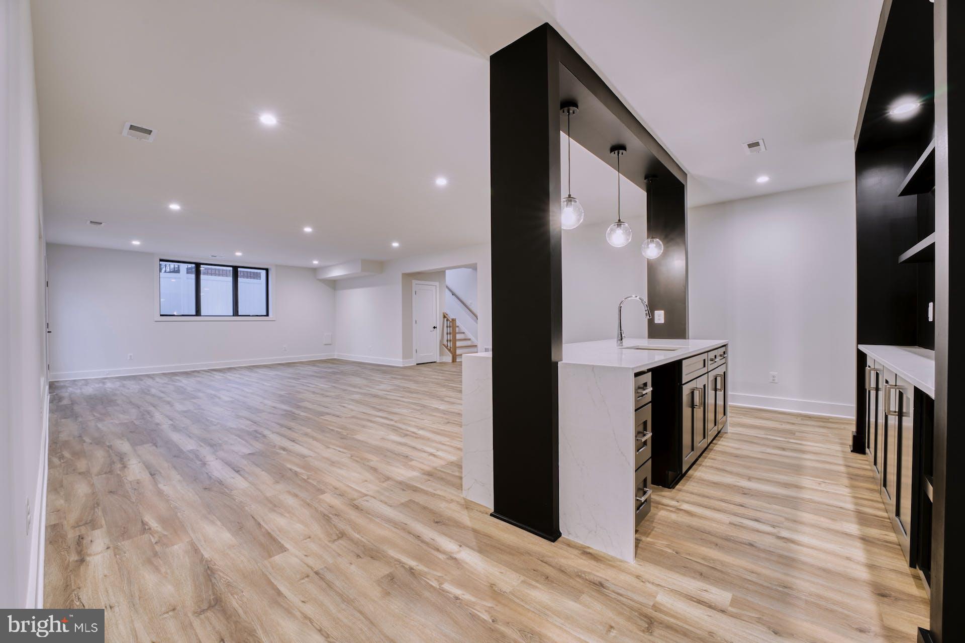 2242 Highland Ave