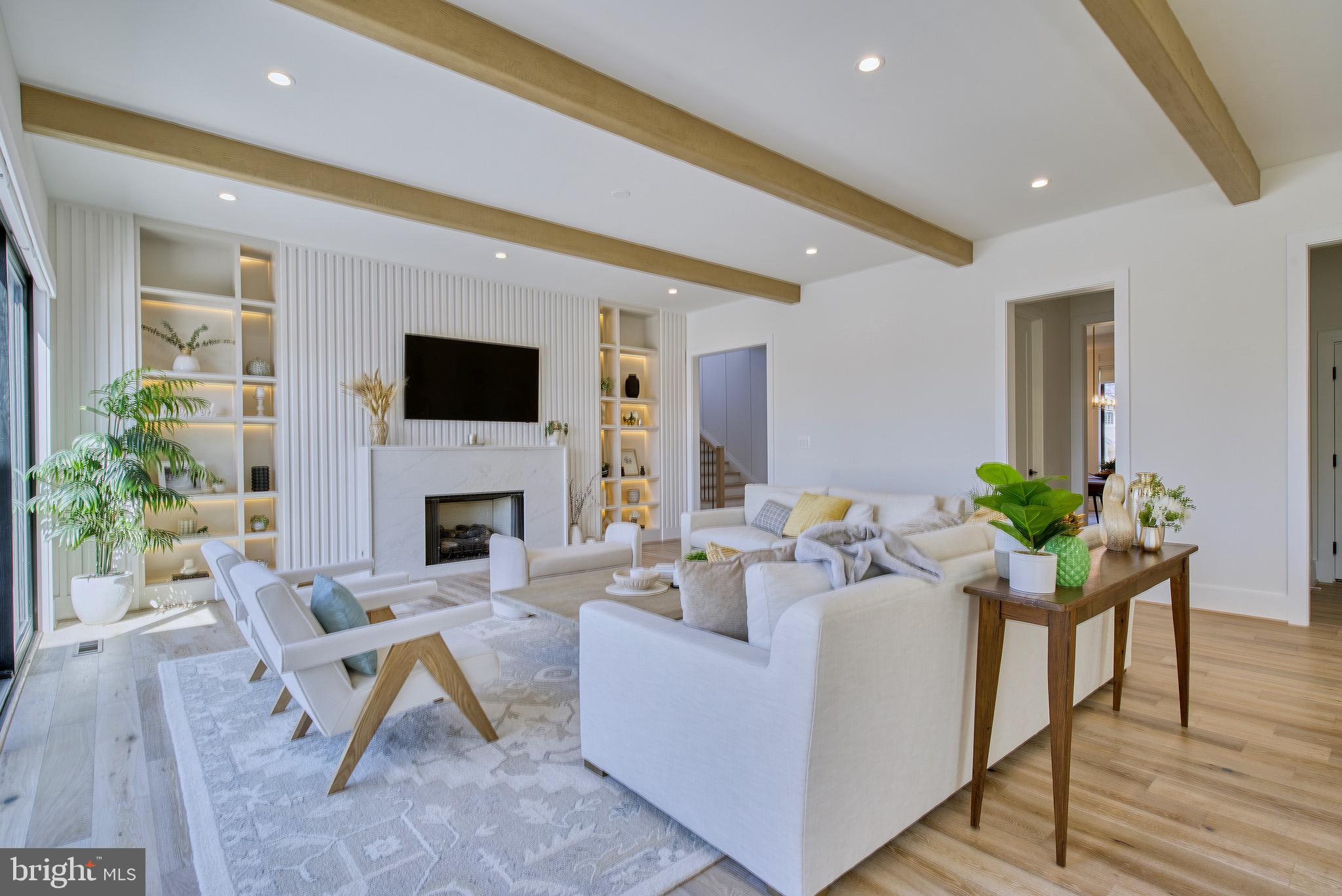 2242 Highland Ave