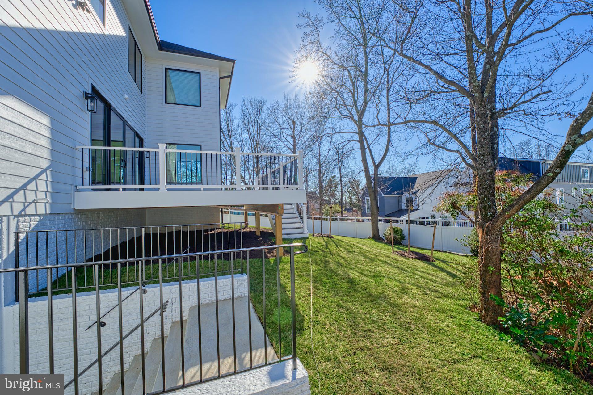 2242 Highland Ave