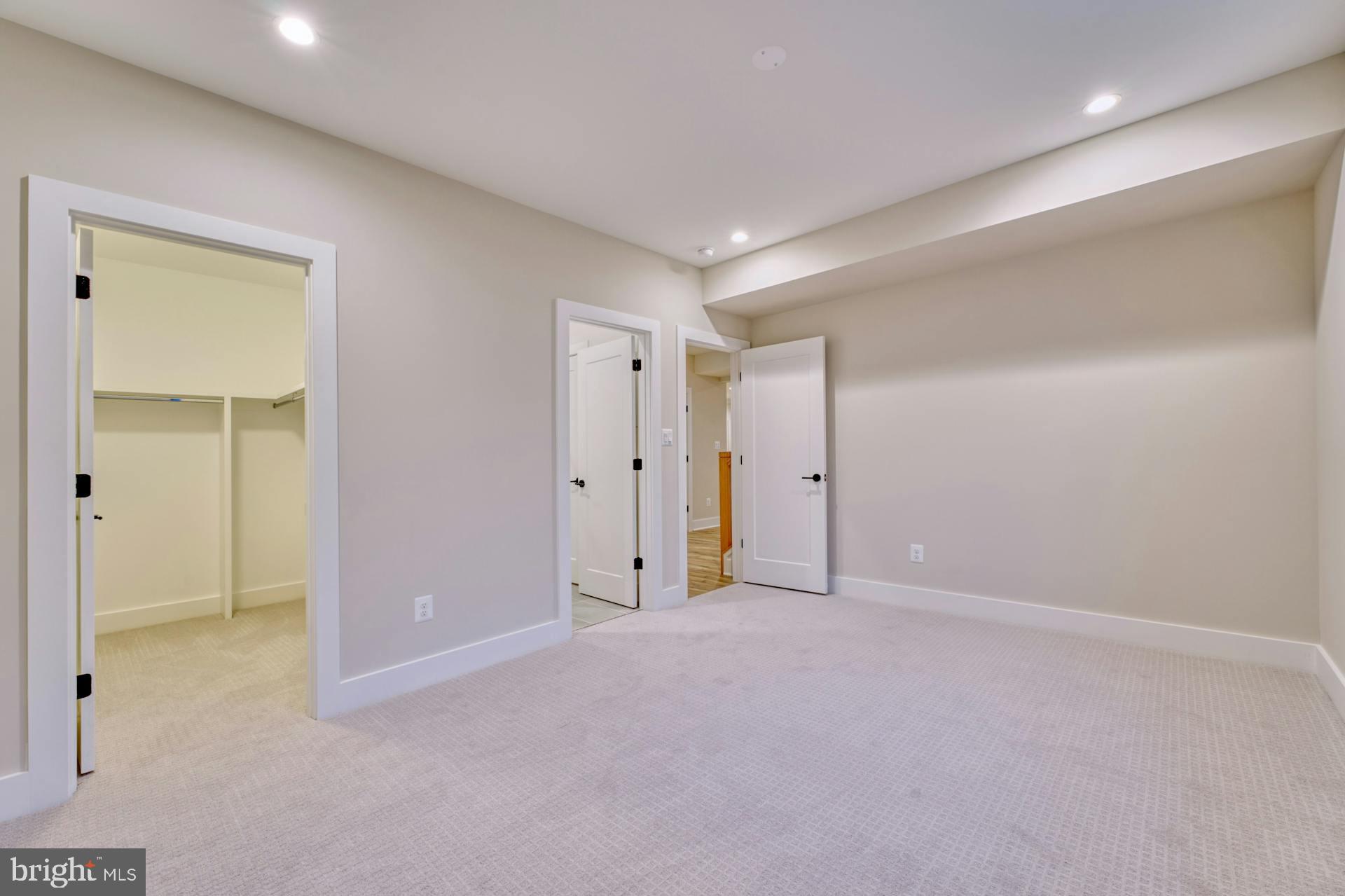 2242 Highland Ave