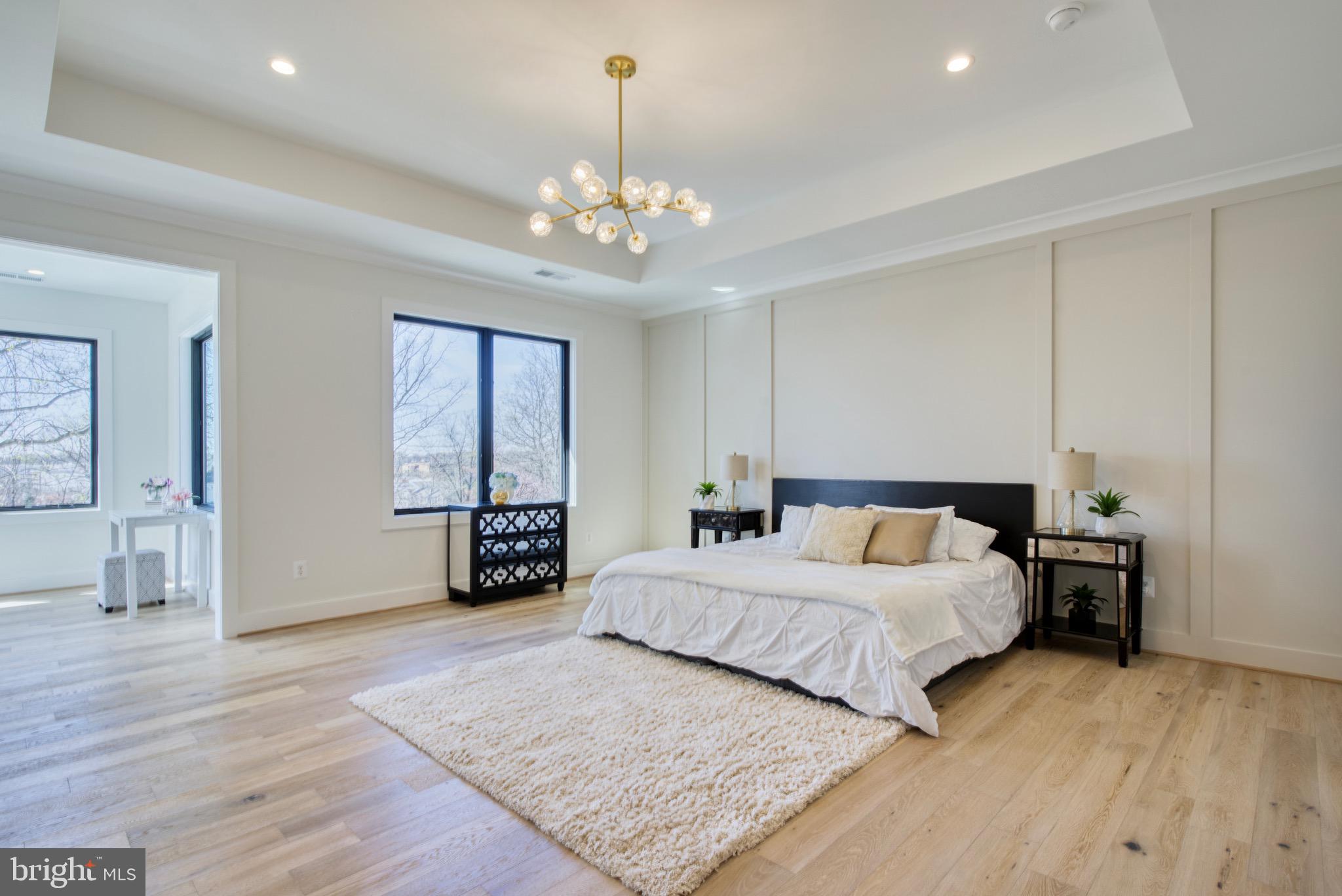 2242 Highland Ave