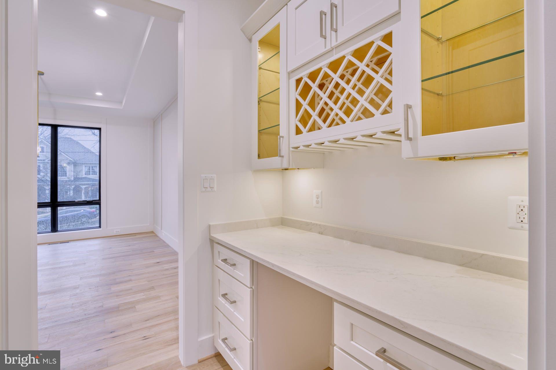 2242 Highland Ave