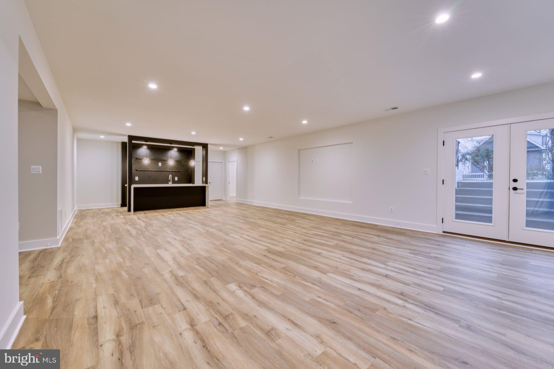 2242 Highland Ave