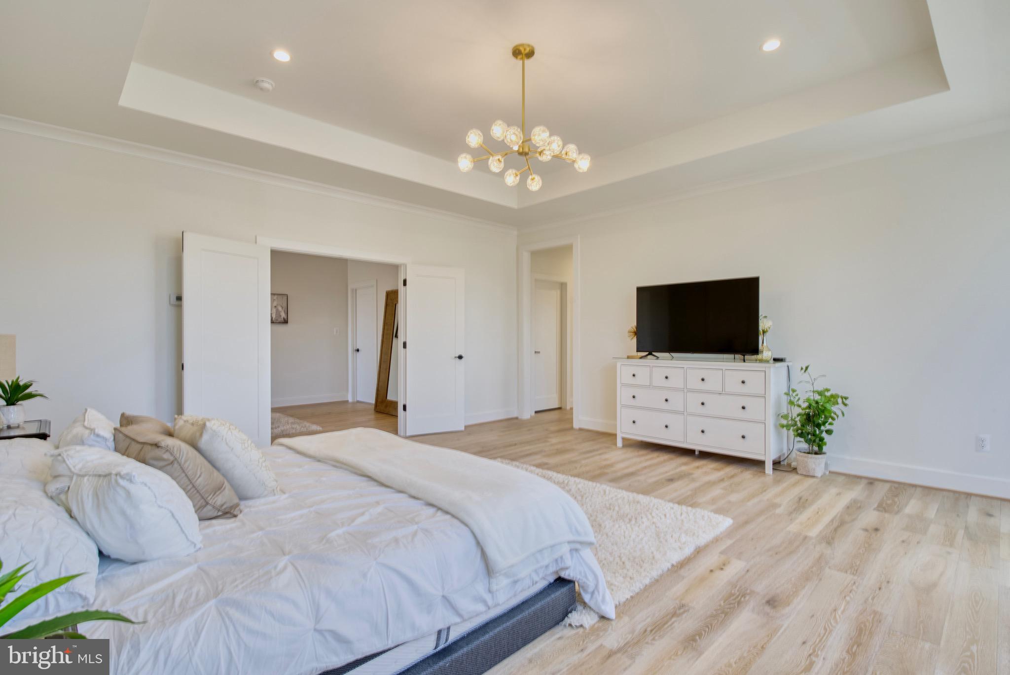 2242 Highland Ave
