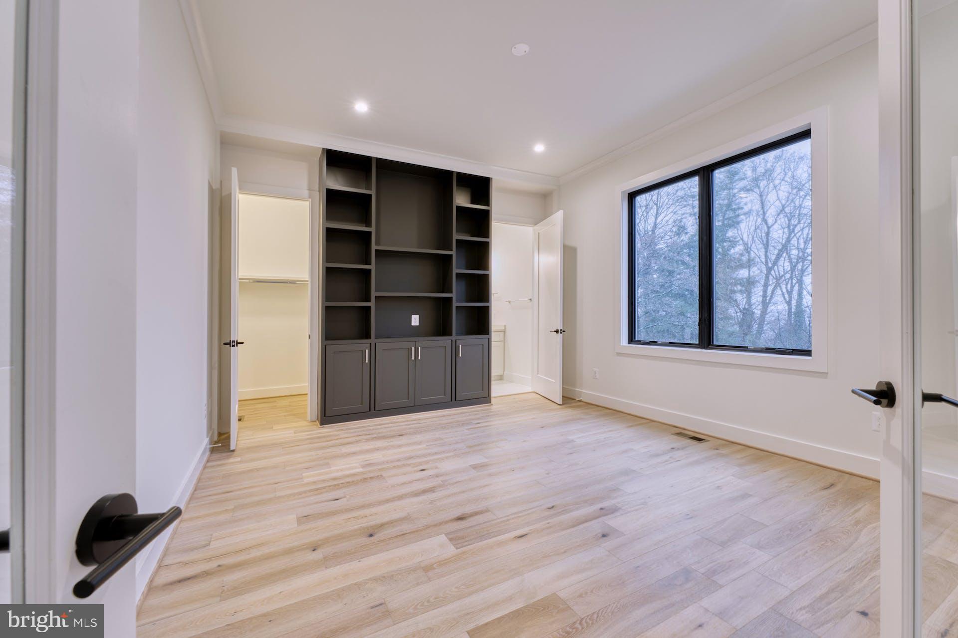 2242 Highland Ave