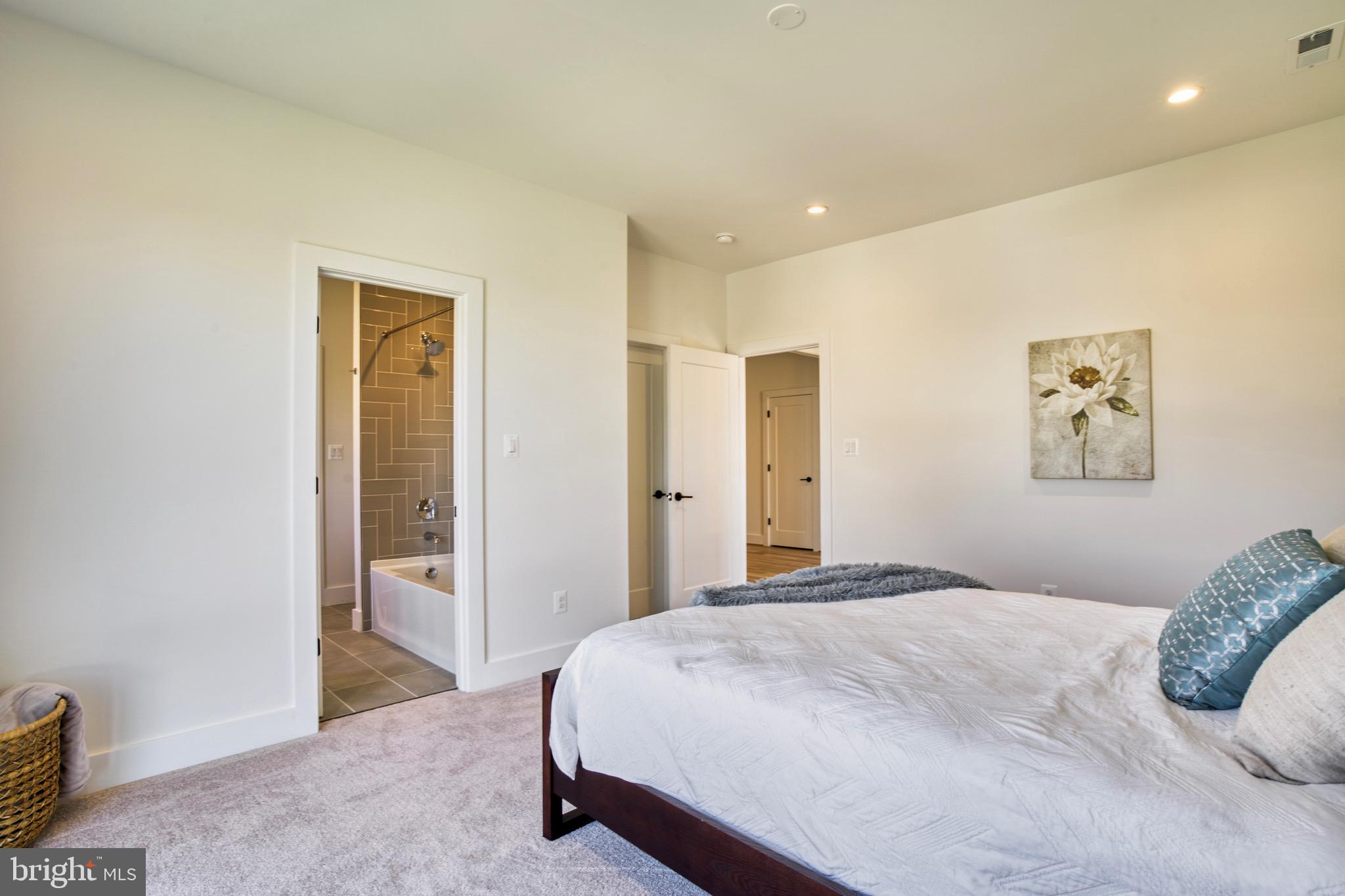 2242 Highland Ave