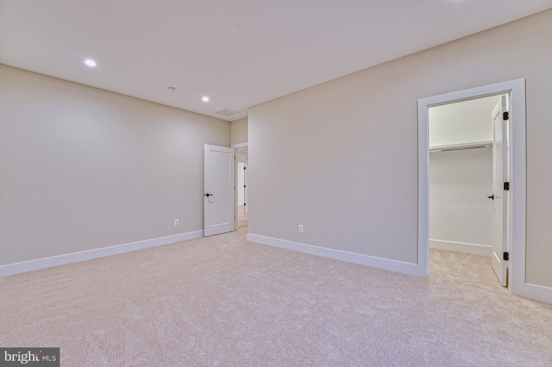 2242 Highland Ave