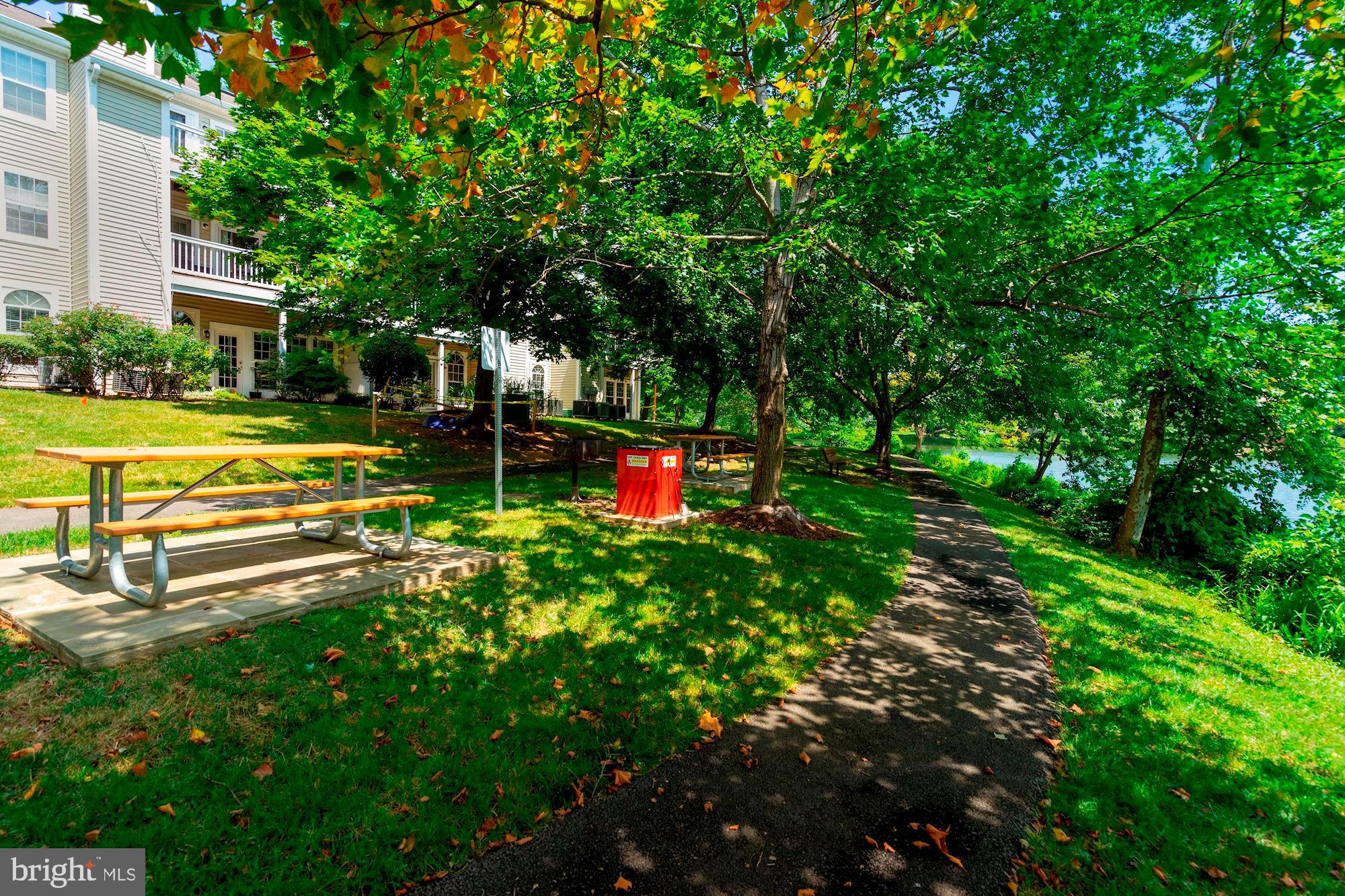 2950 Yarling Ct #2950