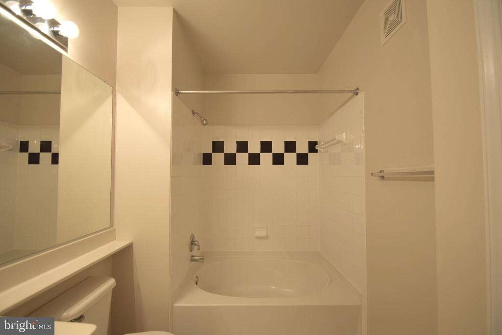 2791 CENTERBORO DR #91