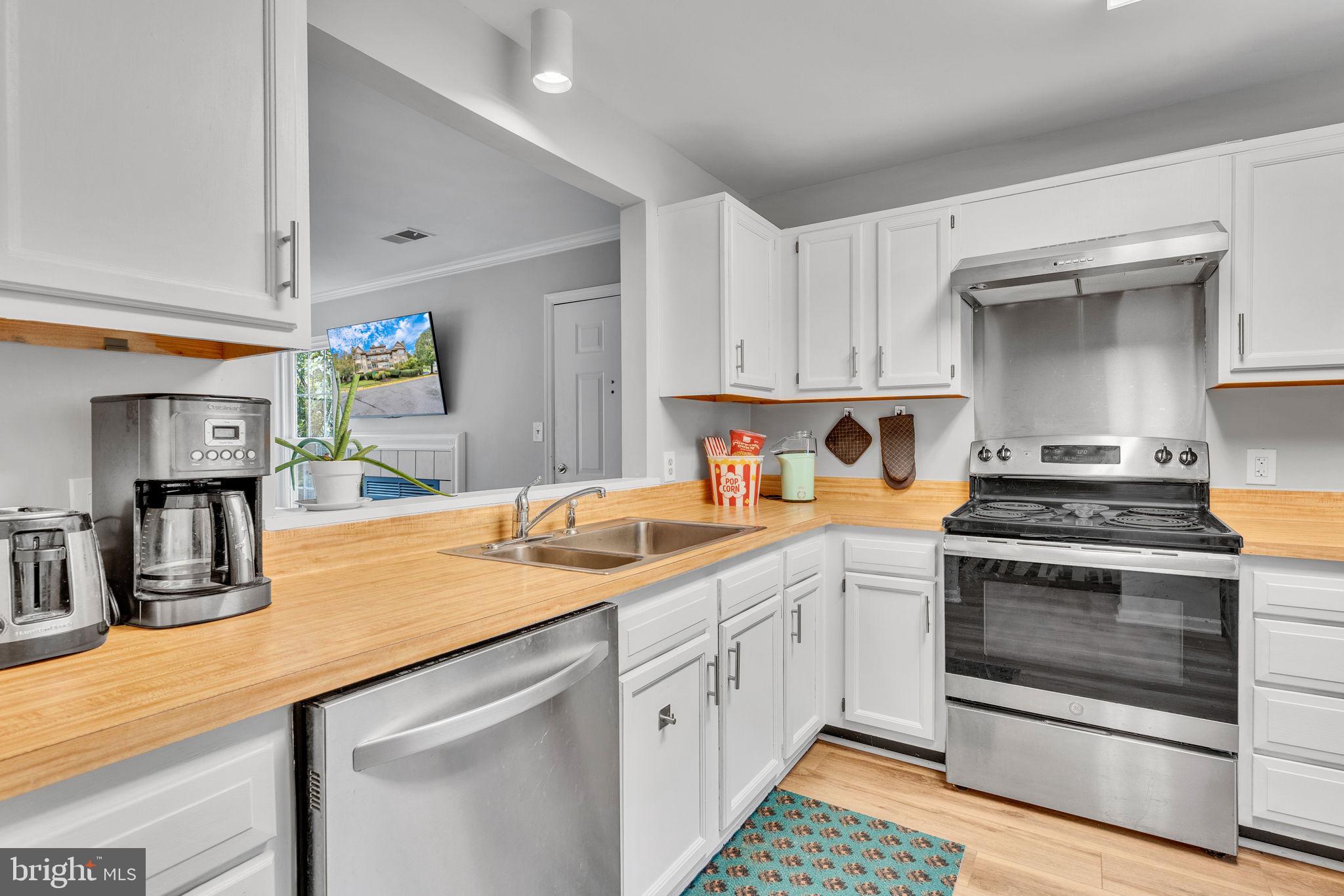 4508-I Hazeltine Ct #I