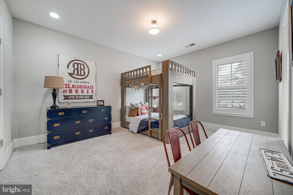 118 Elm St SW