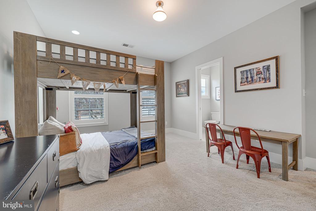 118 Elm St SW
