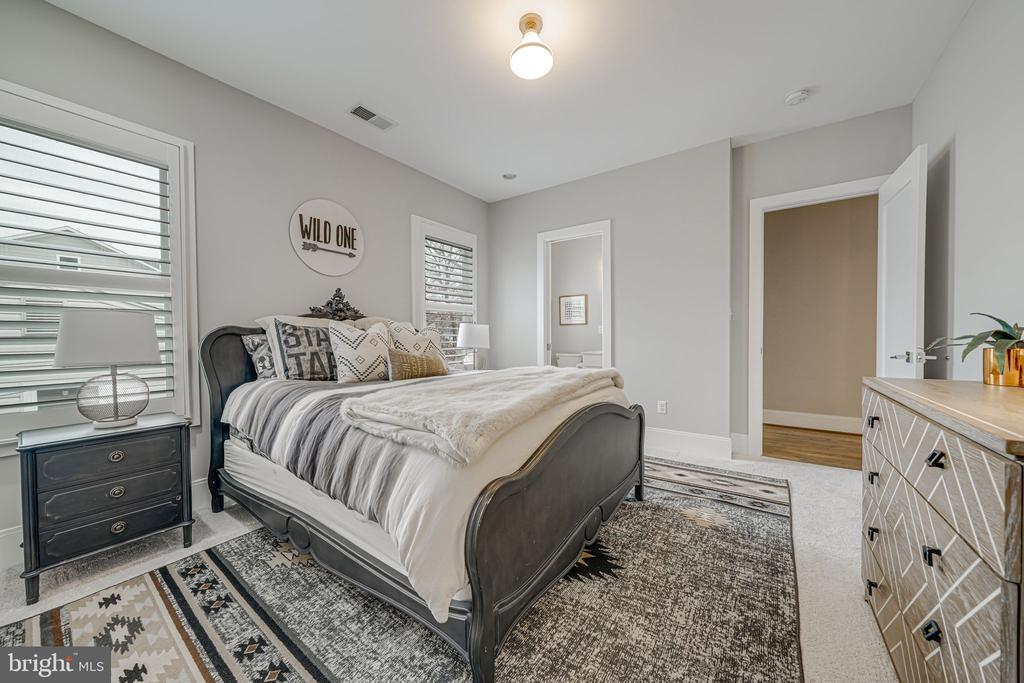 118 Elm St SW