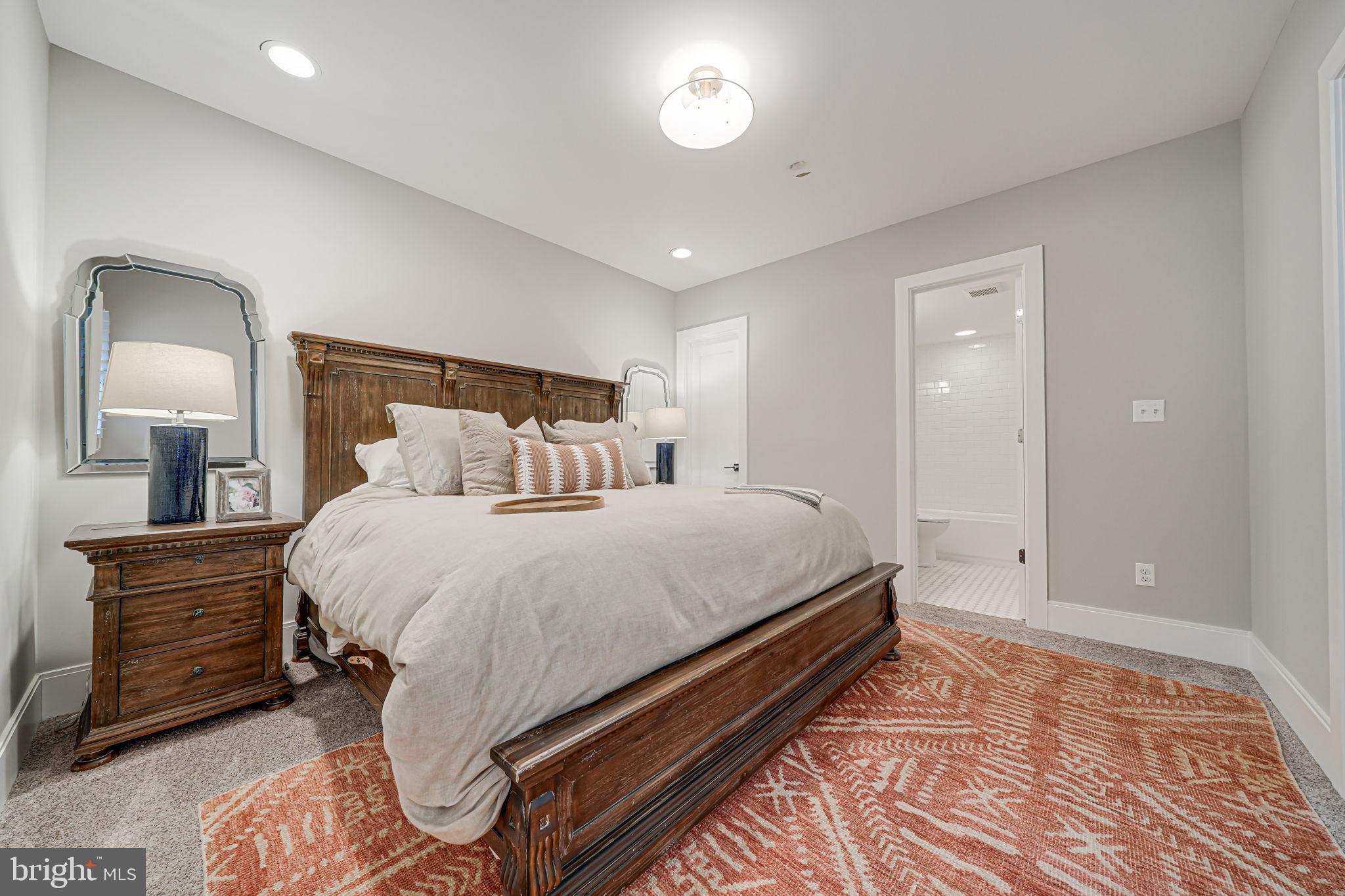 118 Elm St SW