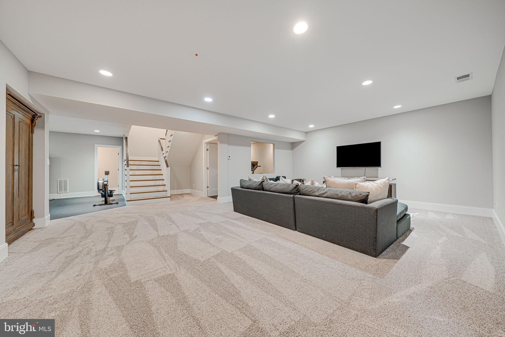 118 Elm St SW