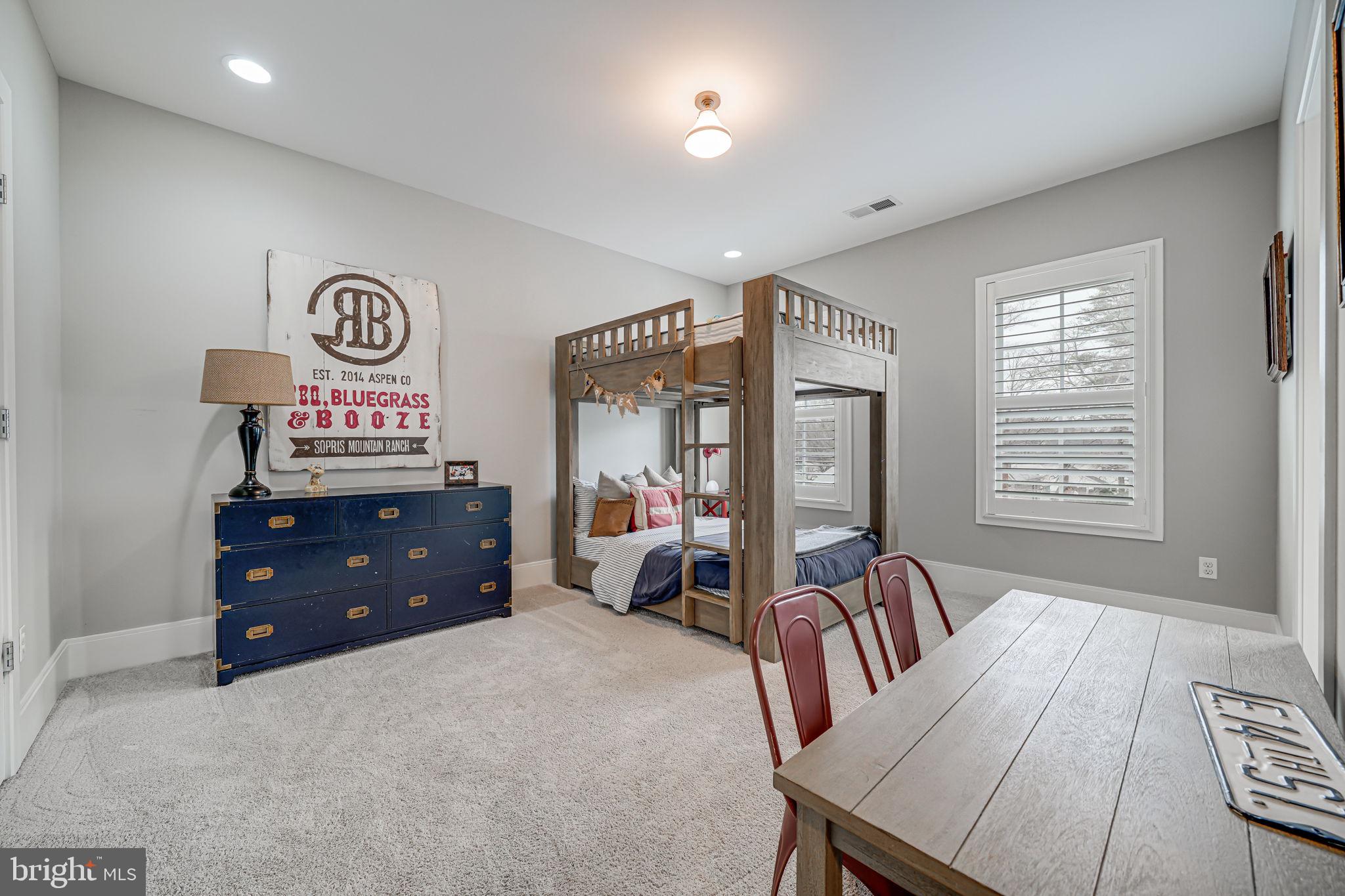 118 Elm St SW