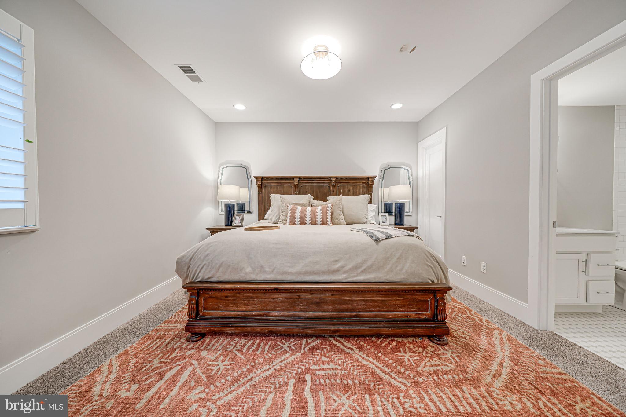 118 Elm St SW