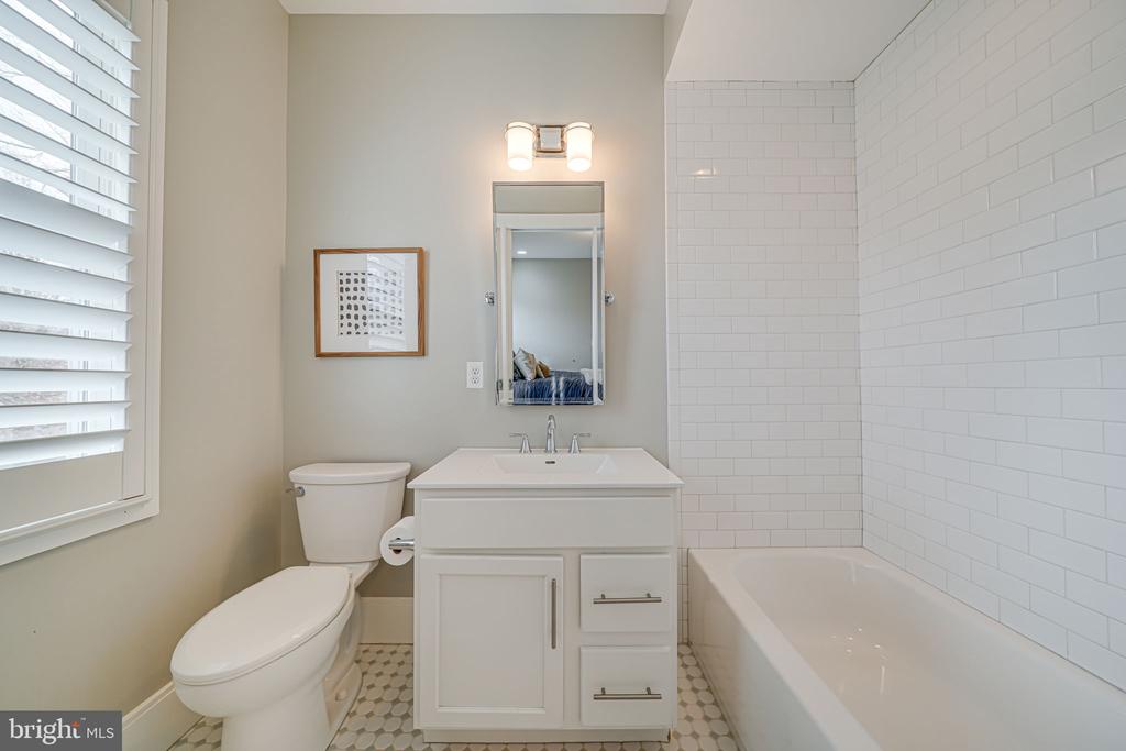 118 Elm St SW