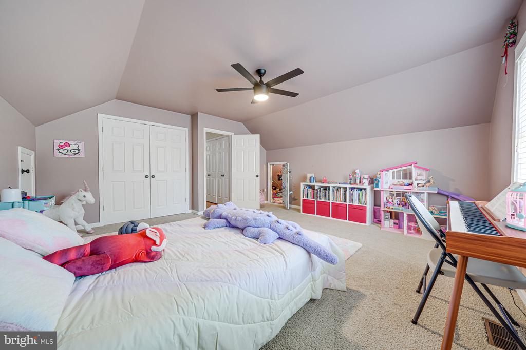 8609 Cherry Dr