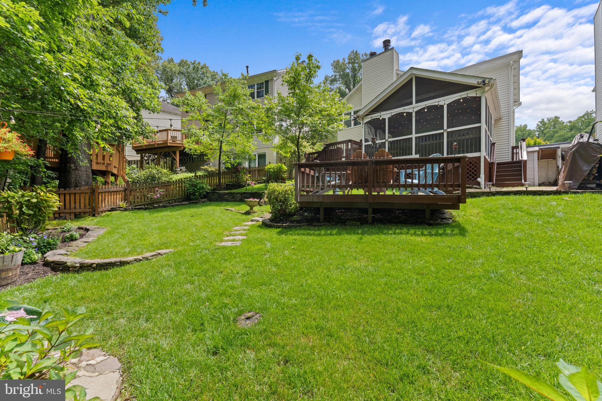 10034 Park Woods Ln