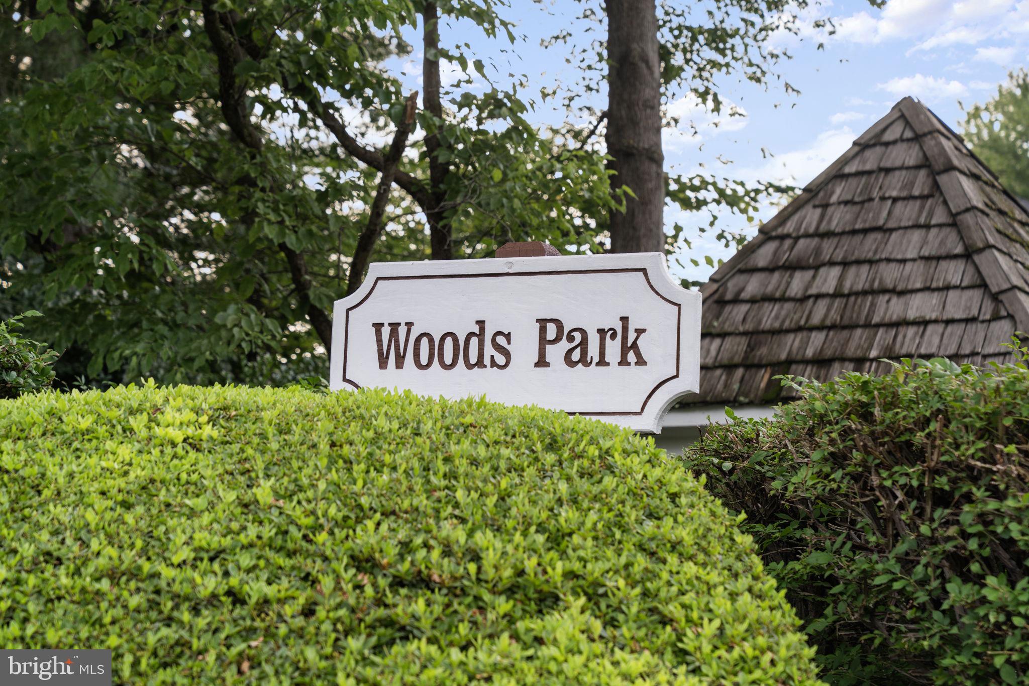 10034 Park Woods Ln