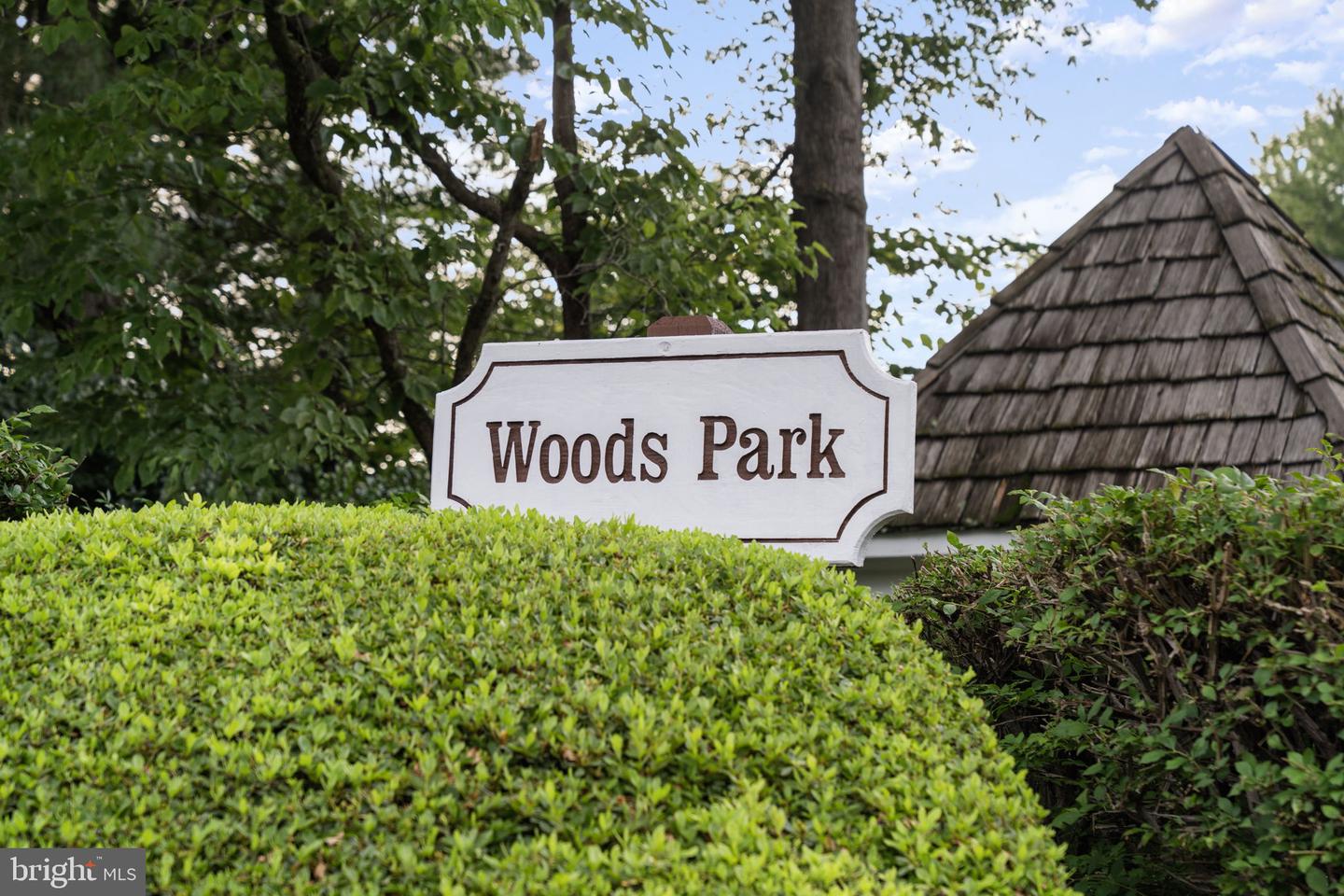 10034 Park Woods Ln