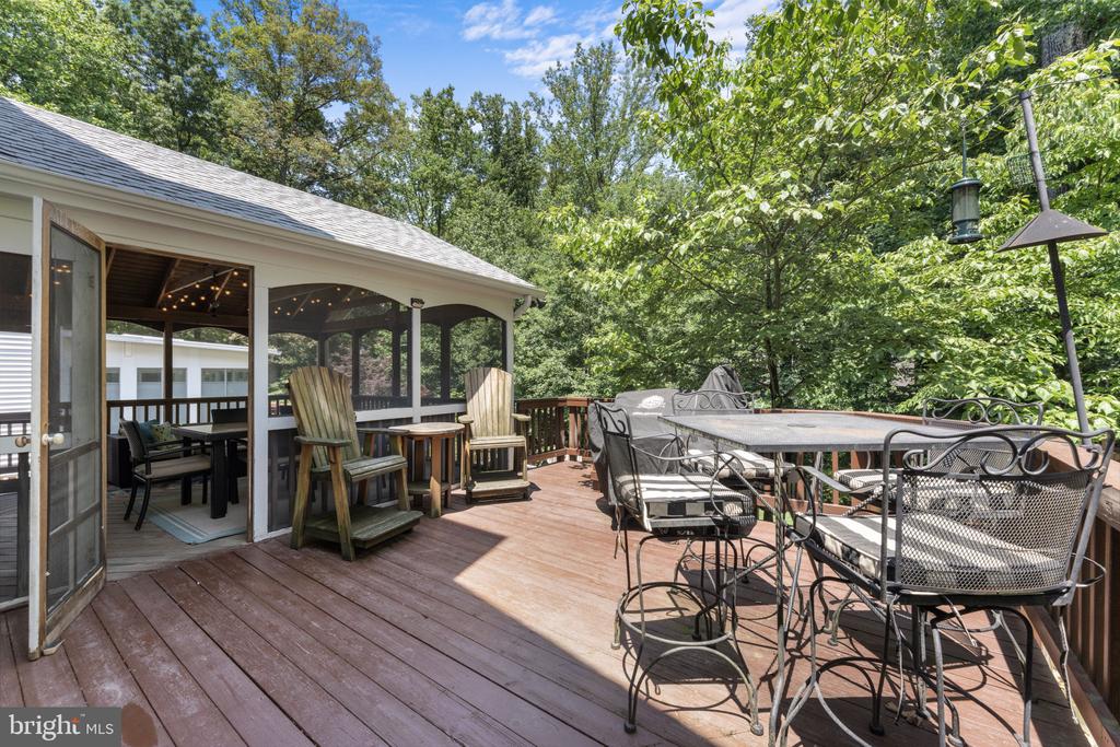 10034 Park Woods Ln