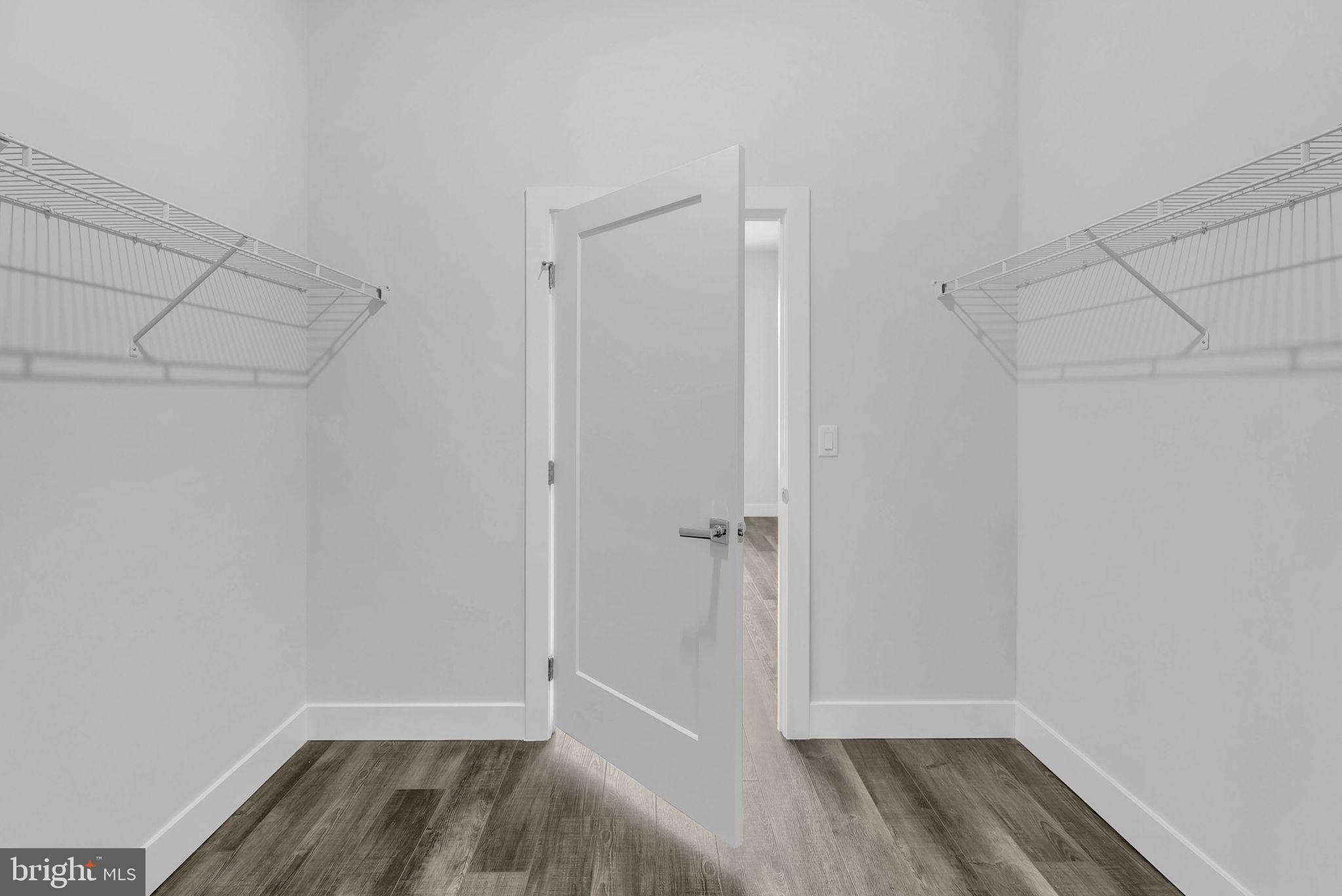 1761 OLD MEADOW RD #521