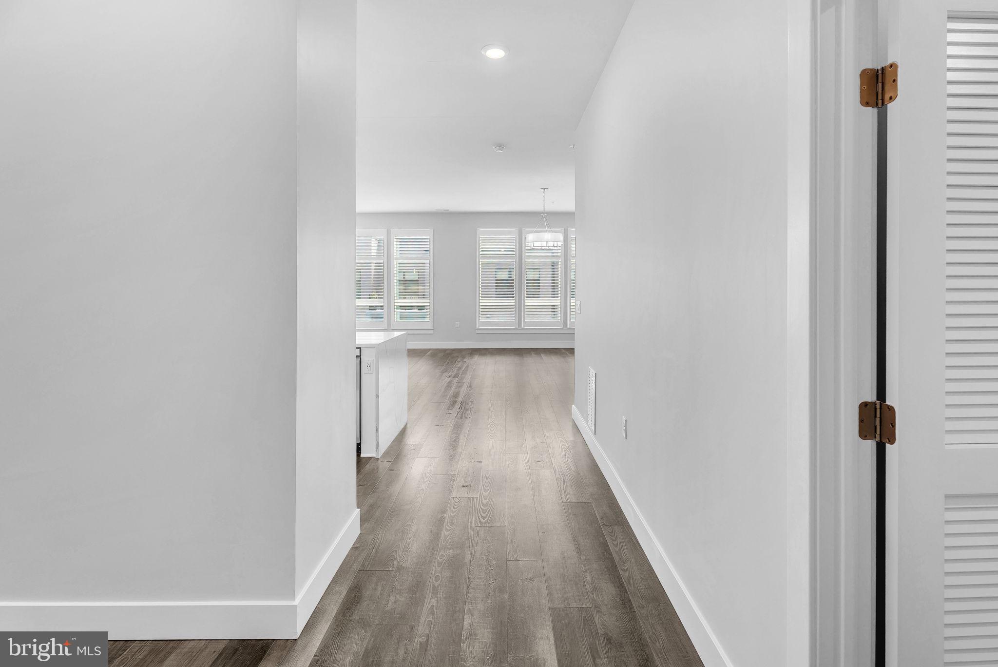 1761 OLD MEADOW RD #521