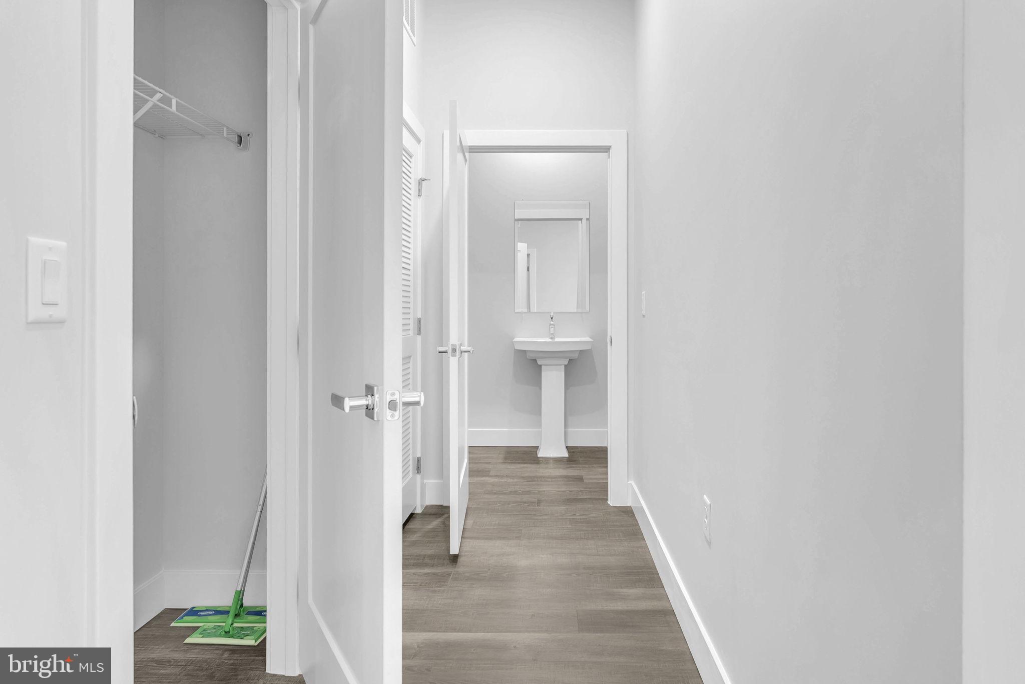 1761 OLD MEADOW RD #521