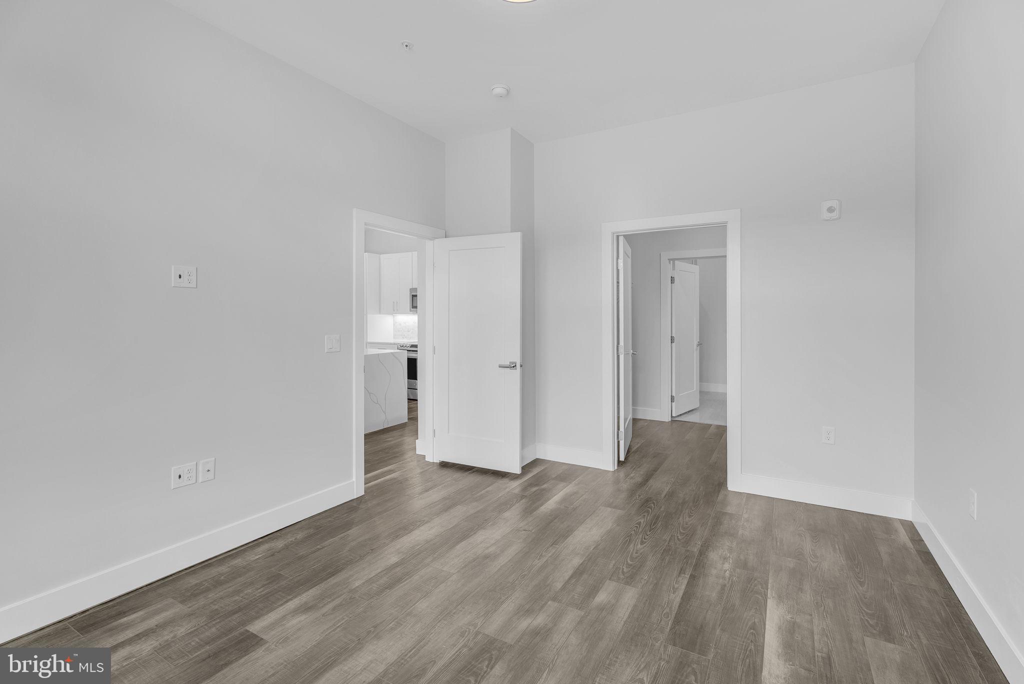 1761 OLD MEADOW RD #521