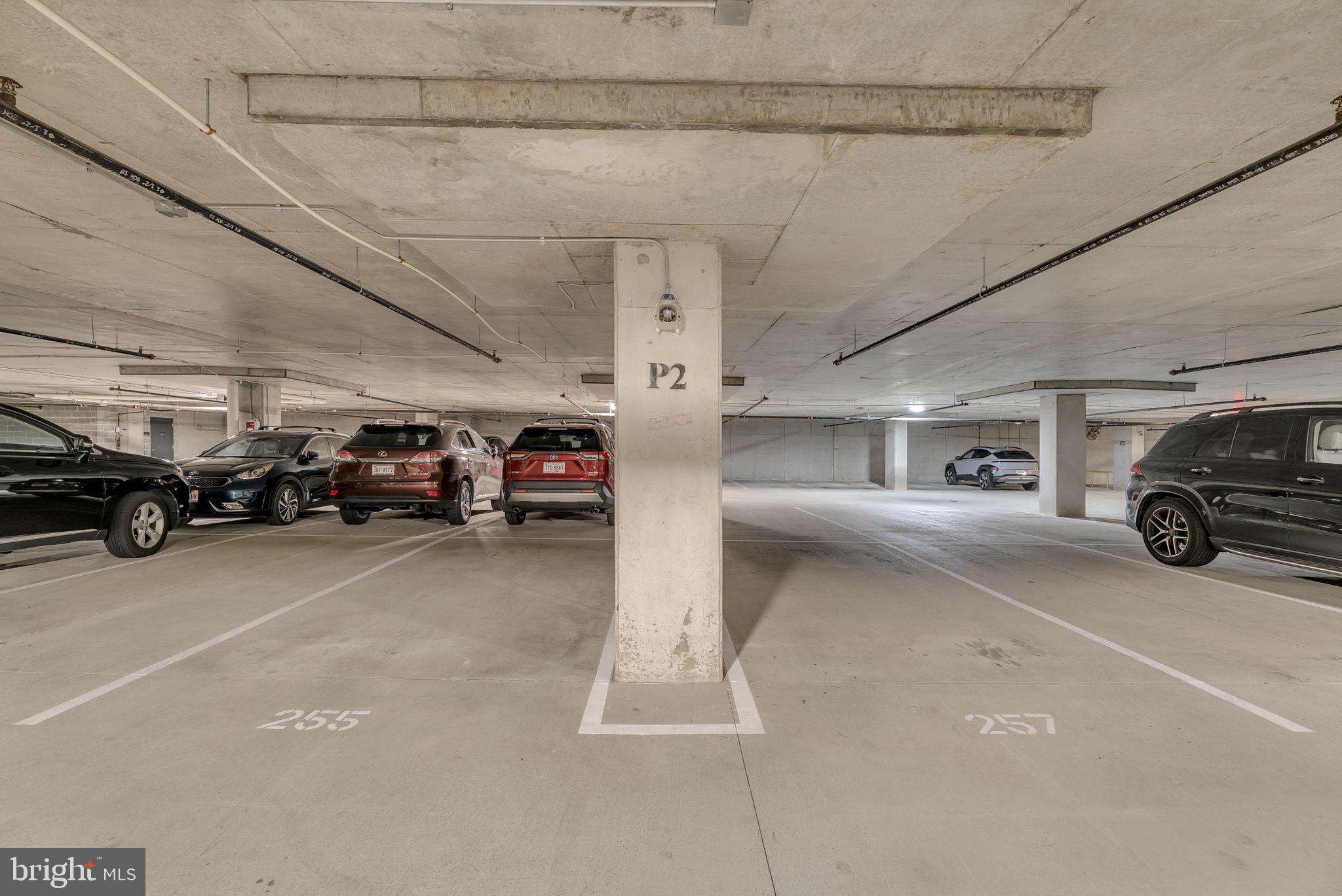 1761 OLD MEADOW RD #521