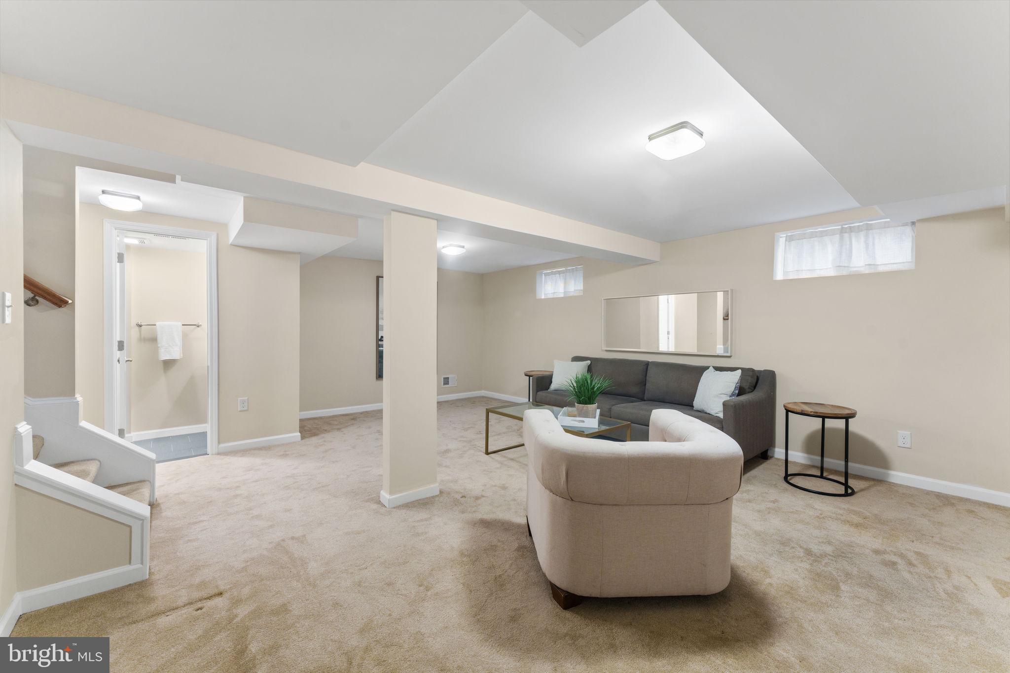 2915 MEADOW LANE