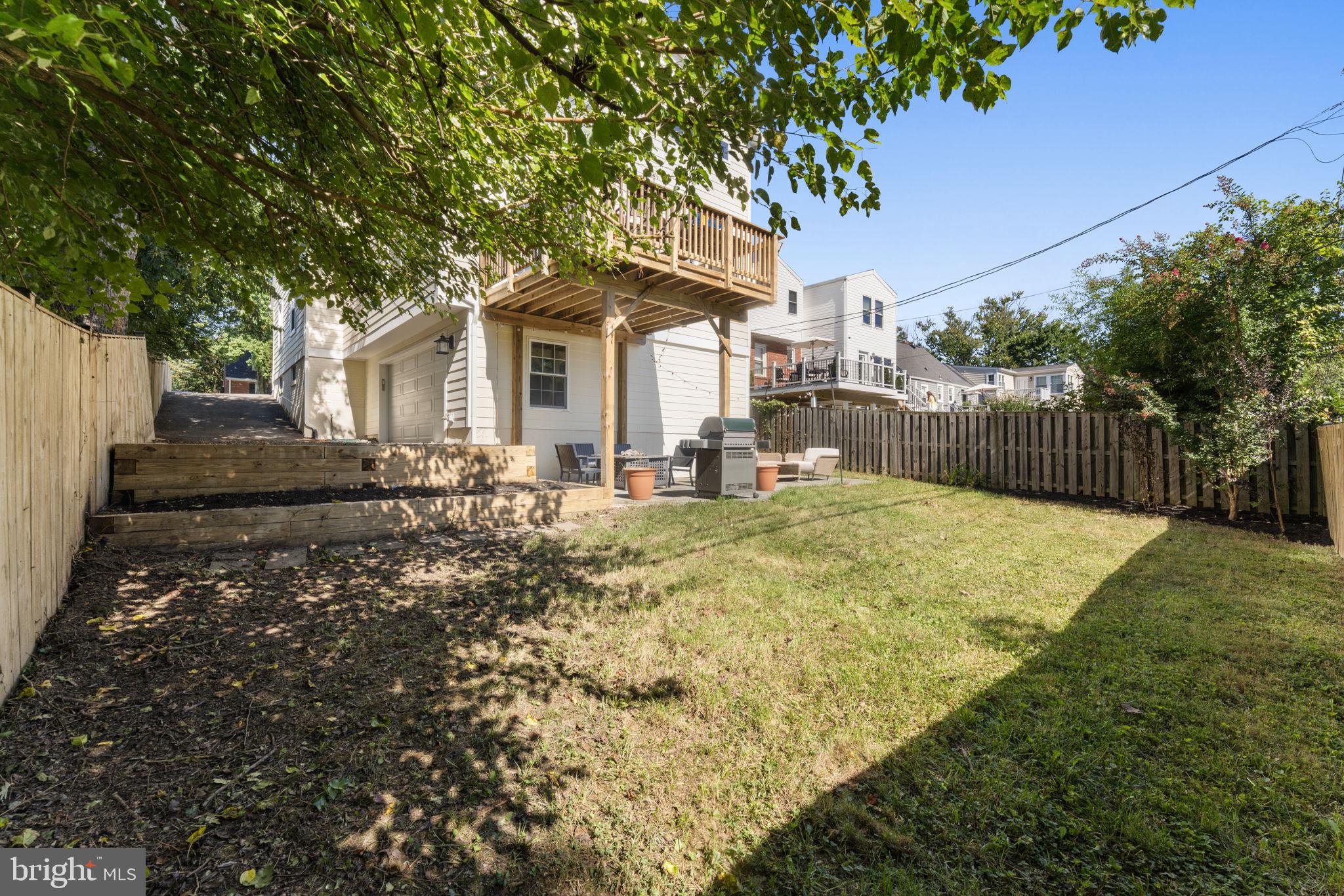 2915 MEADOW LANE