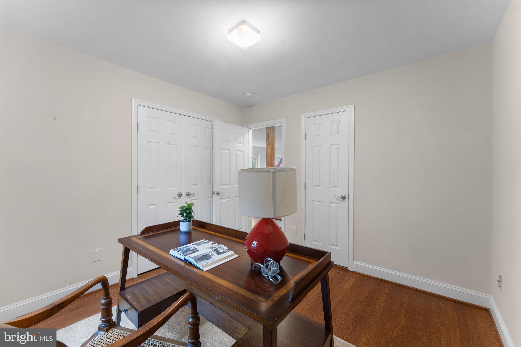 2915 MEADOW LANE