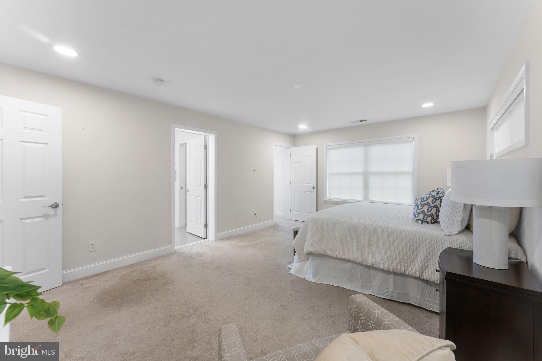 2915 MEADOW LANE