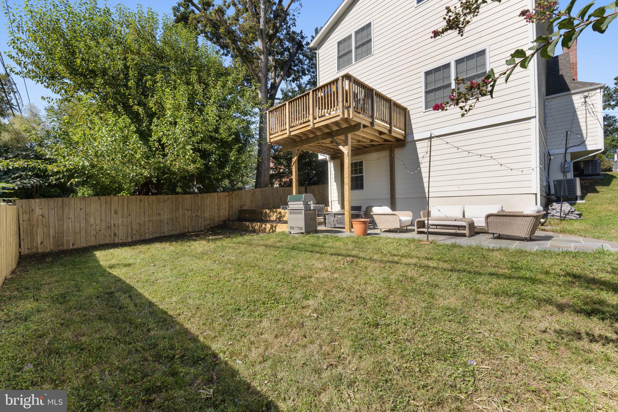 2915 MEADOW LANE